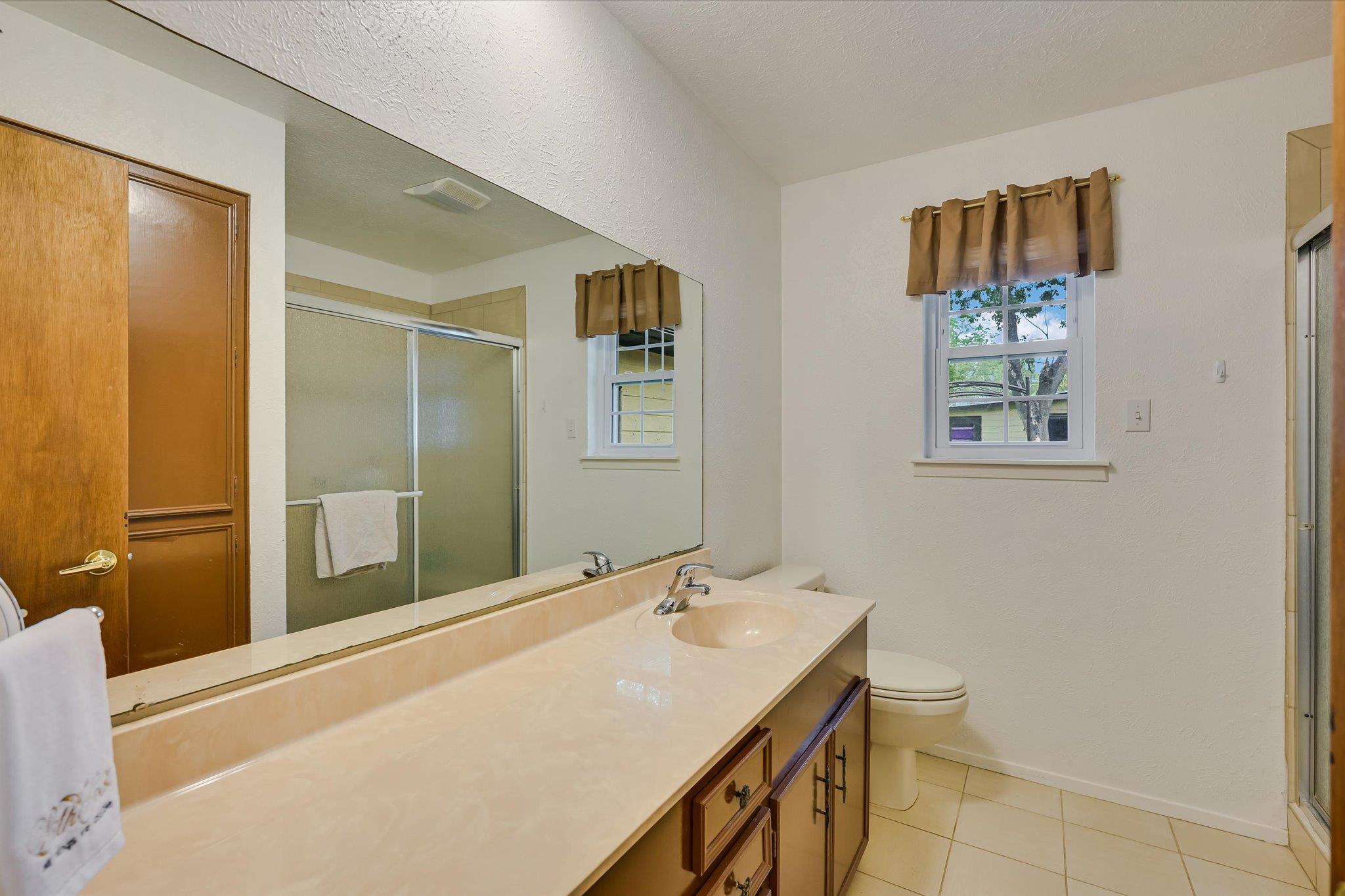 835 Jones St Property Photo 15