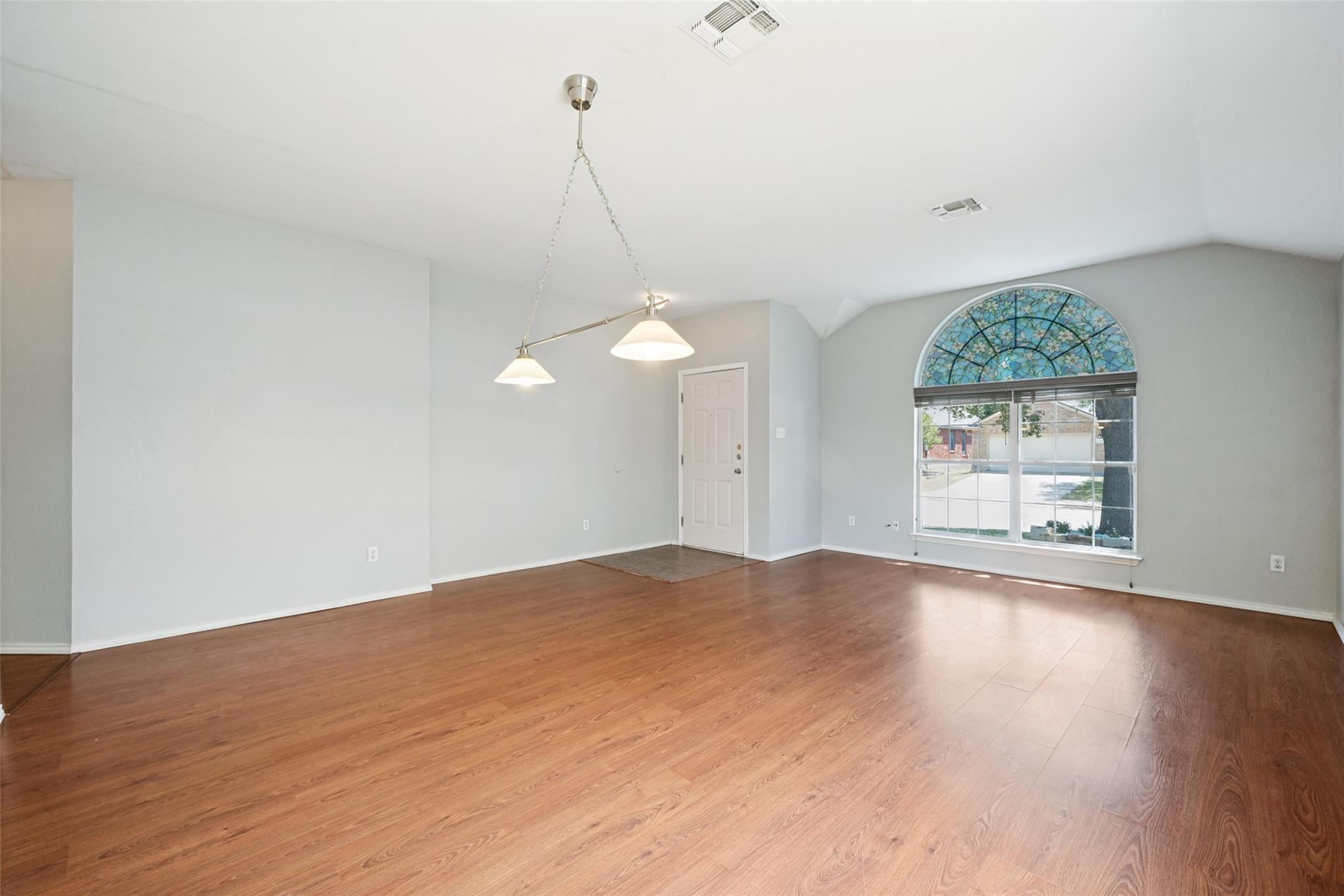 3704 Crownover St Property Photo 5
