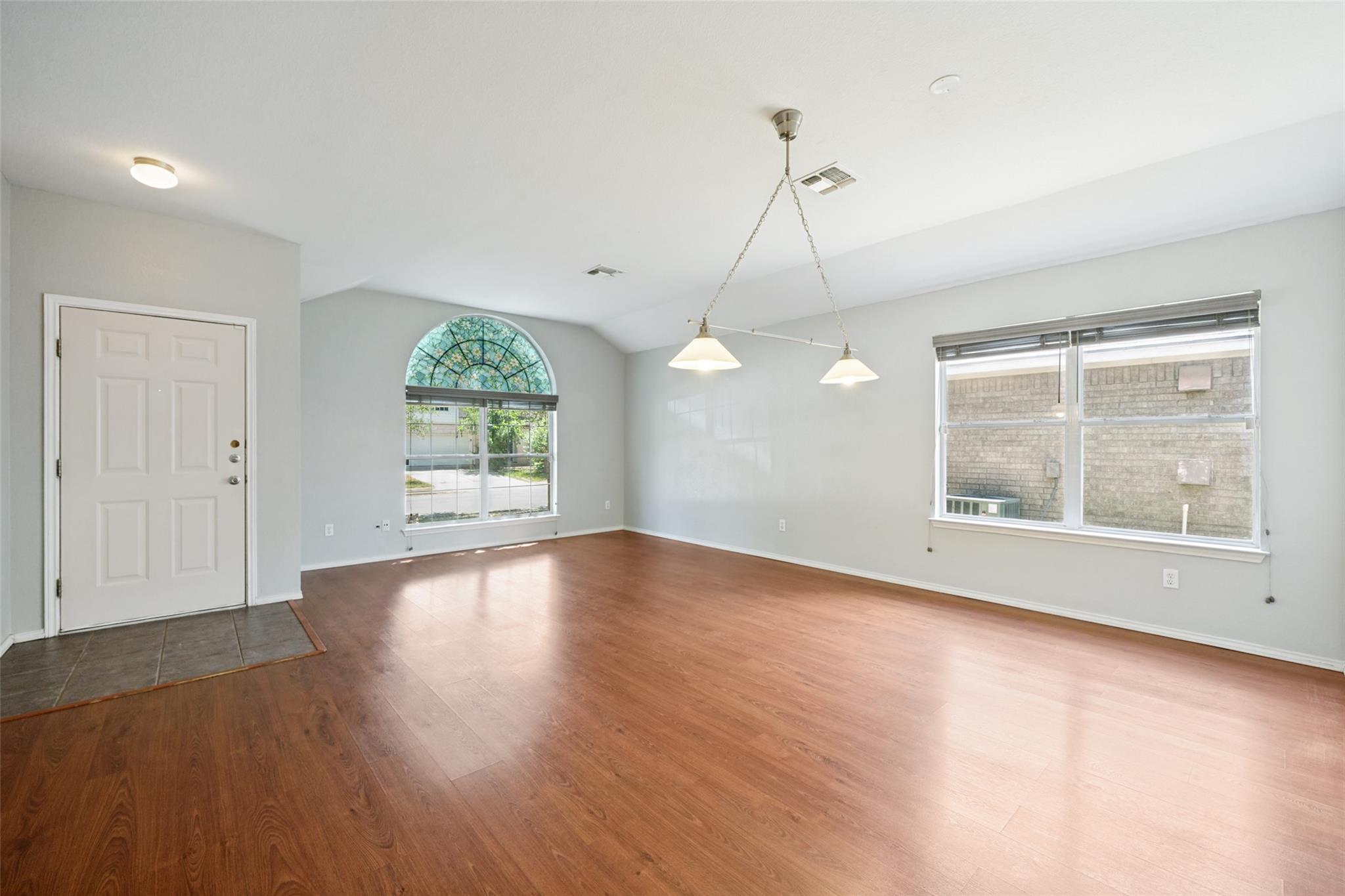 3704 Crownover St Property Photo 6