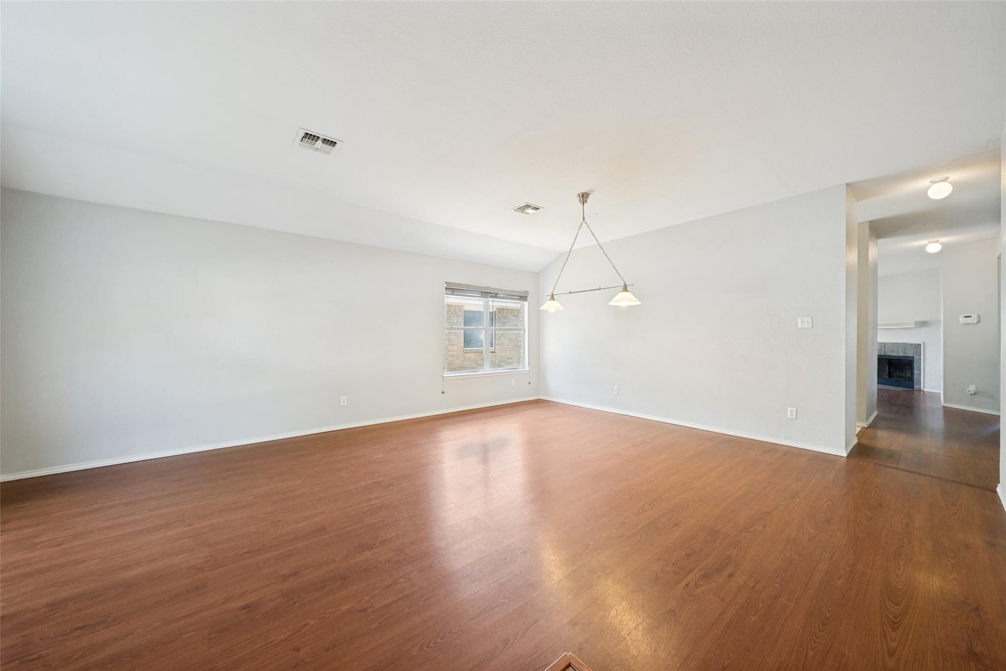3704 Crownover St Property Photo 7
