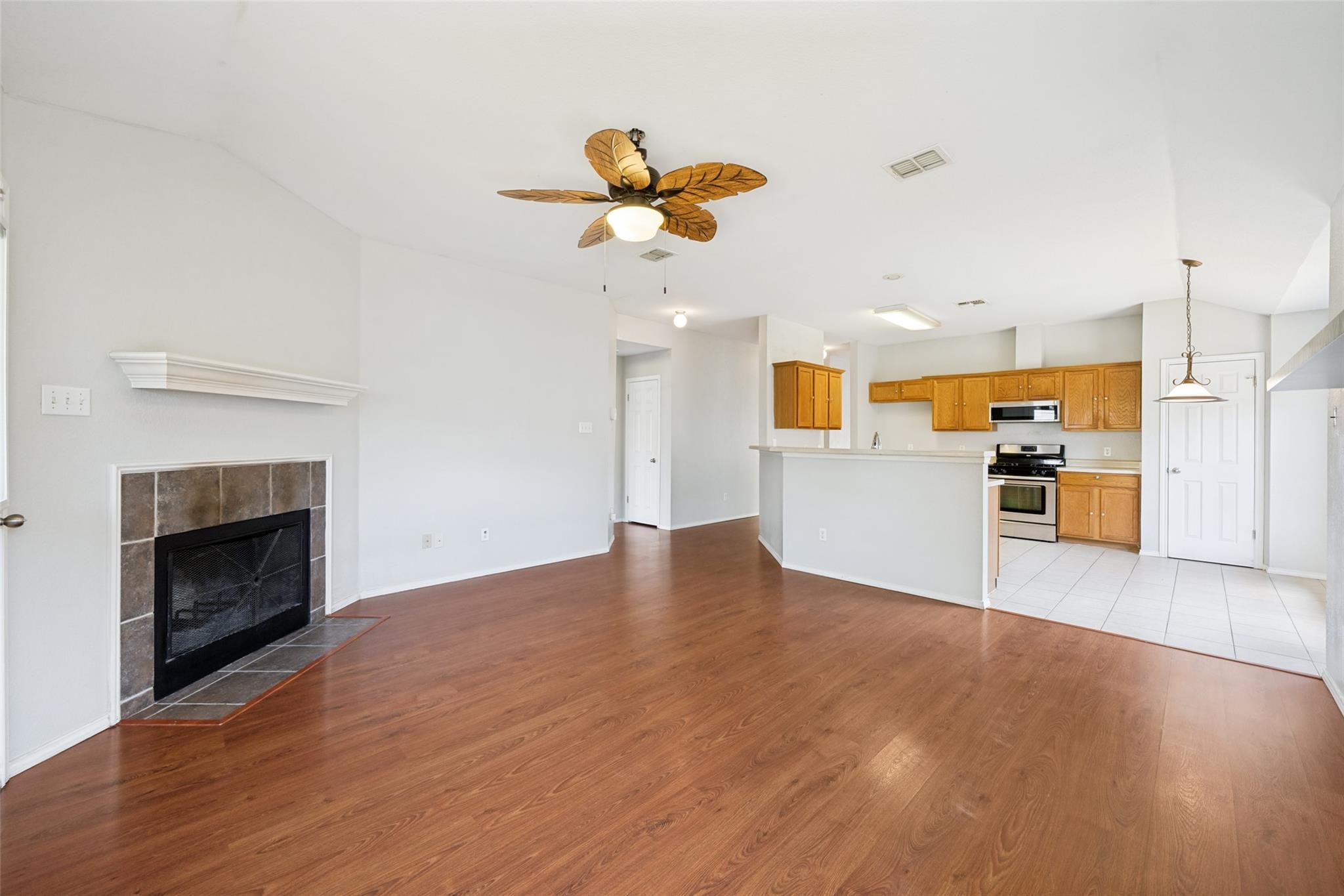 3704 Crownover St Property Photo 11