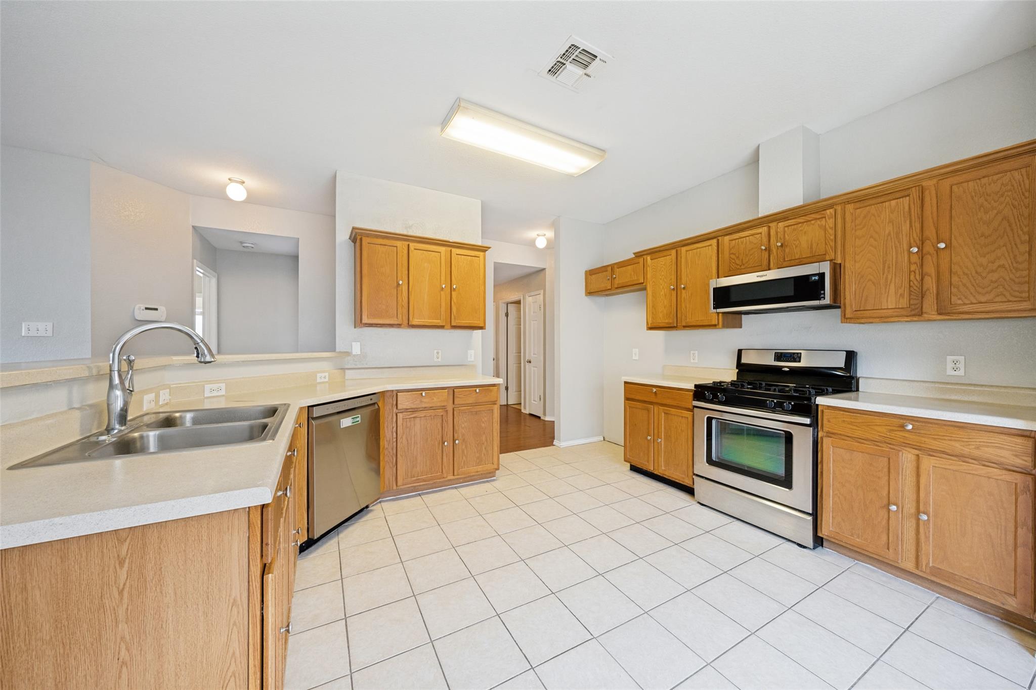 3704 Crownover St Property Photo 13