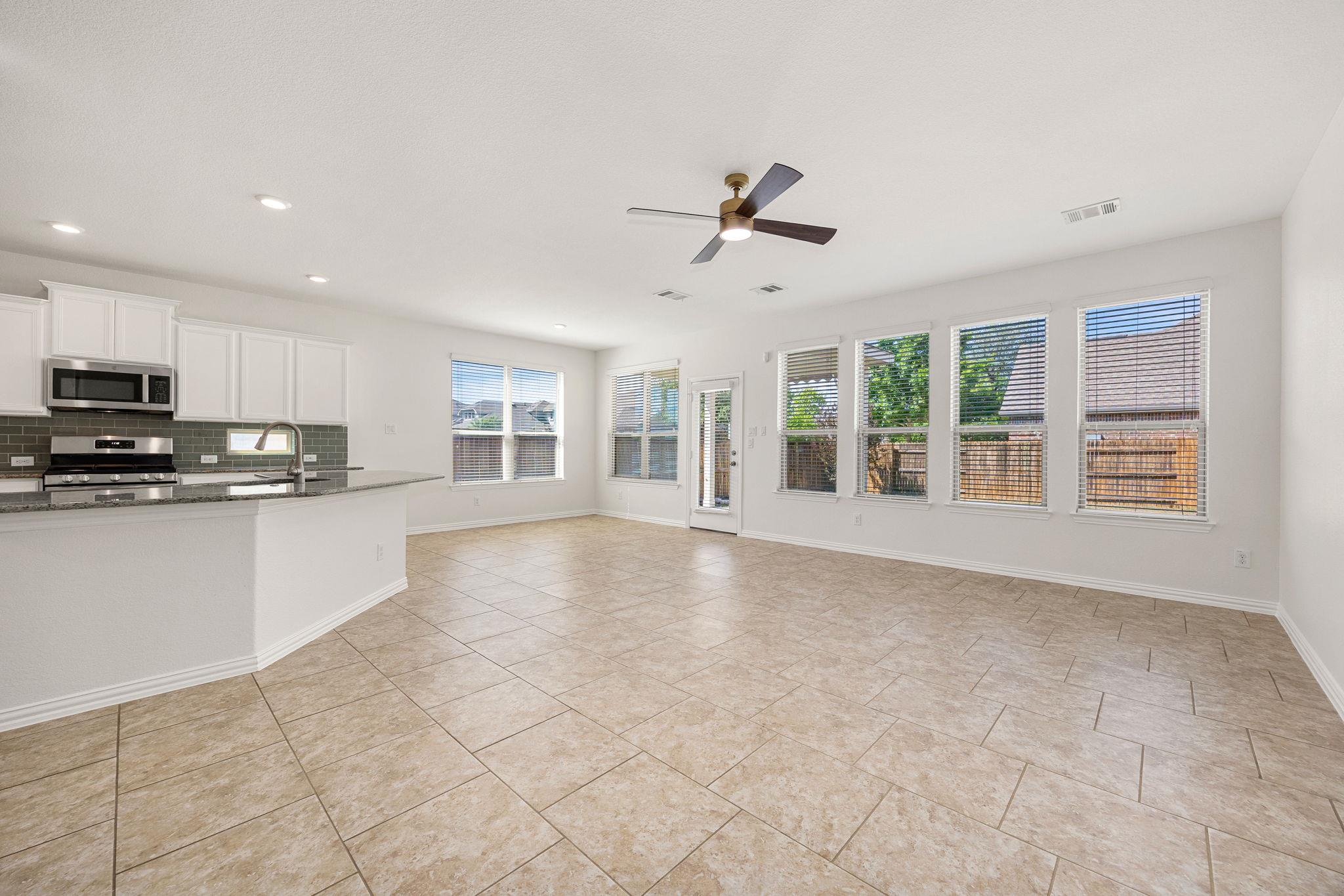 4032 Flowstone Ln Property Photo 6