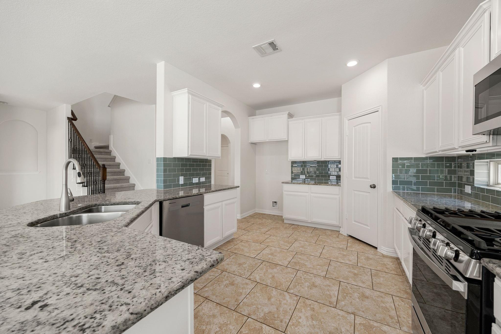 4032 Flowstone Ln Property Photo 10