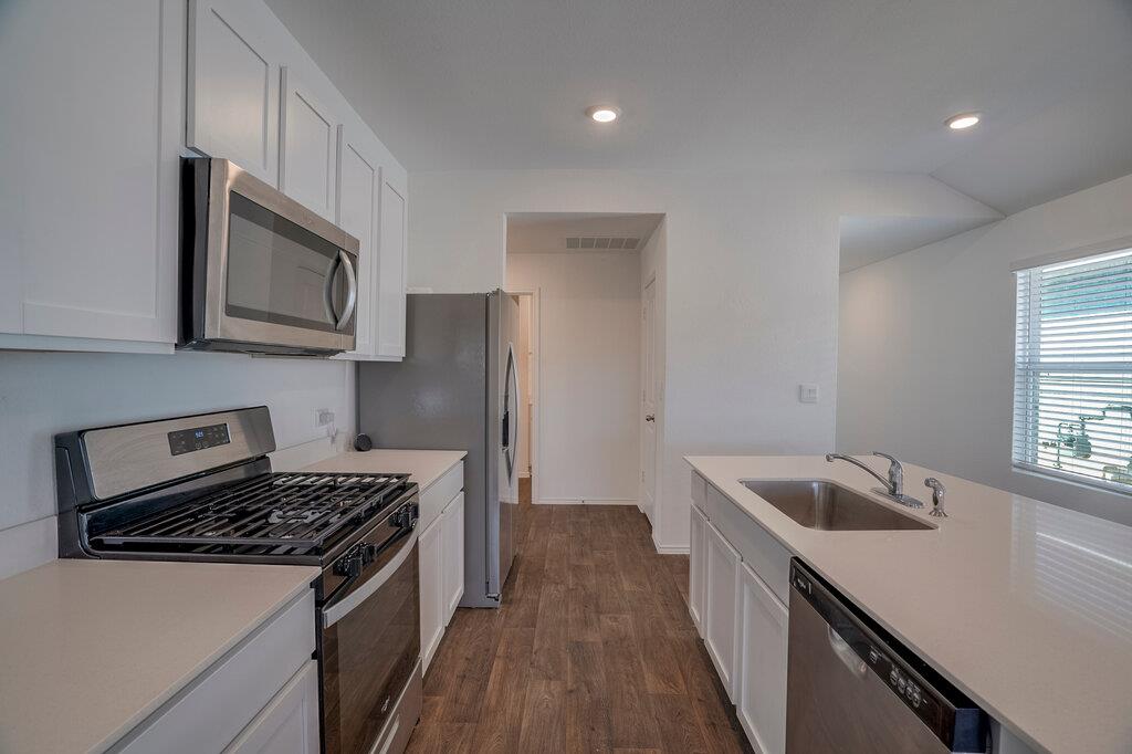 12317 Silversmith Ln Property Photo 4