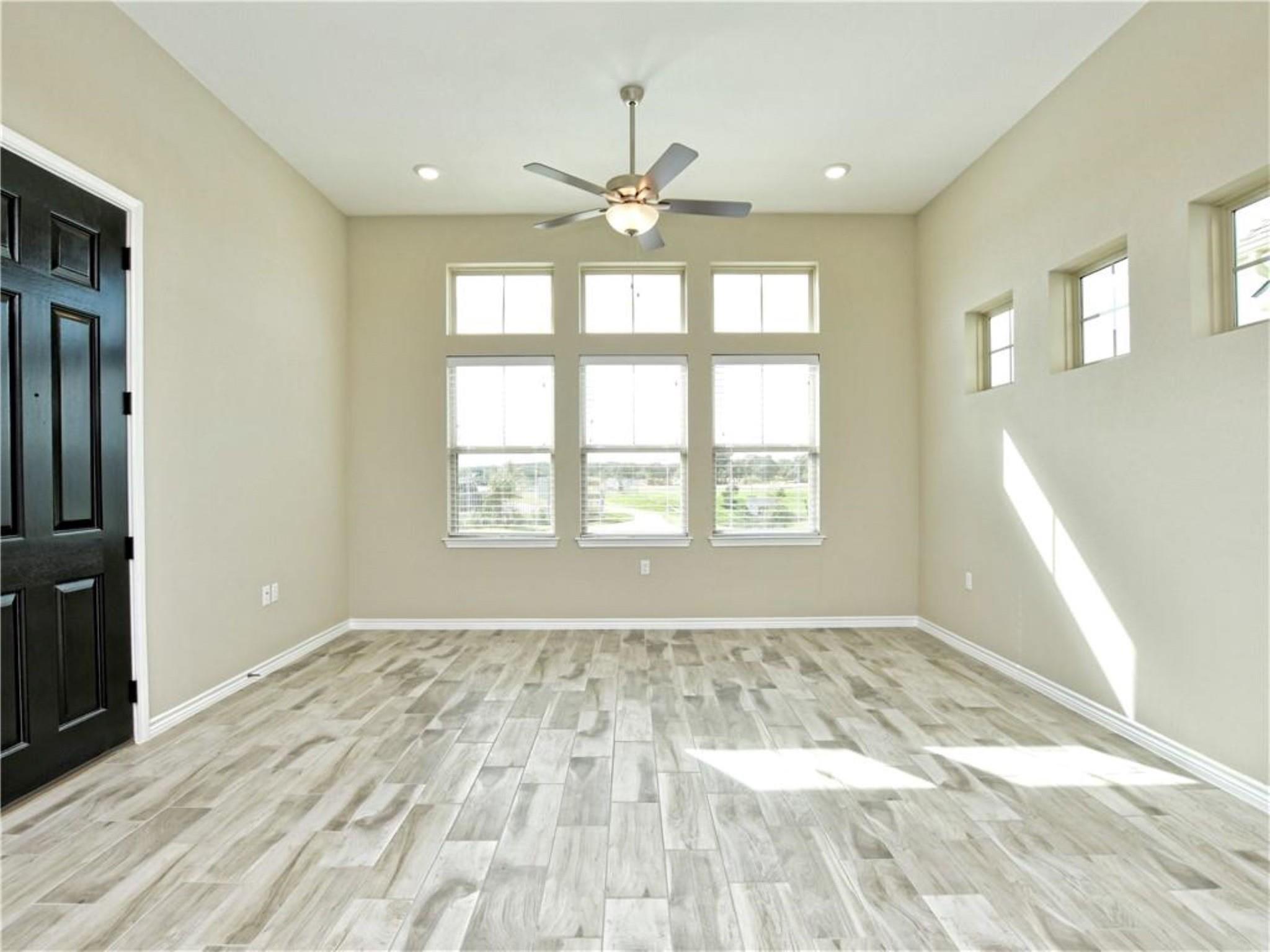 109 Harborside Dr #101 Property Photo 4