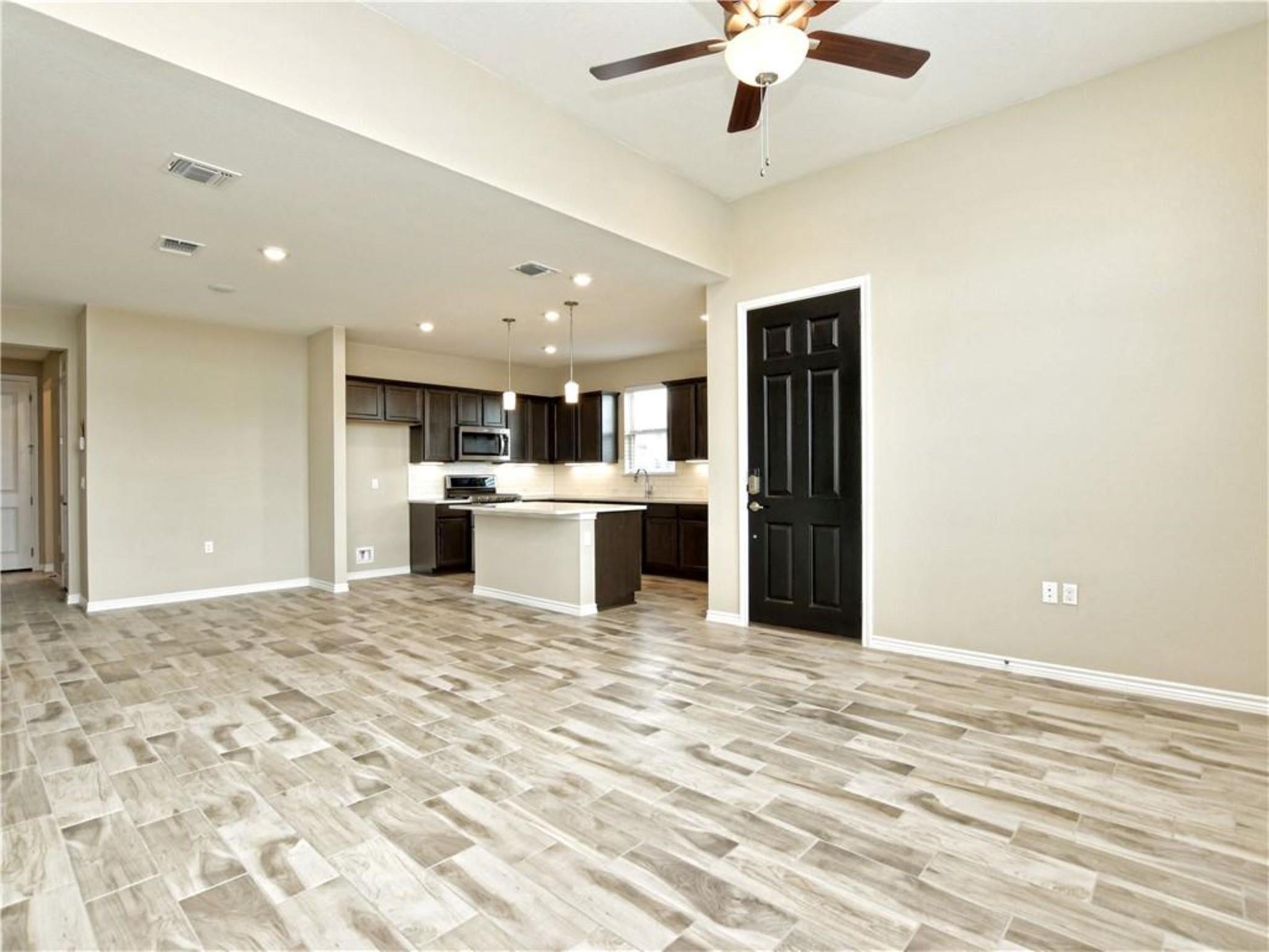 109 Harborside Dr #101 Property Photo 8