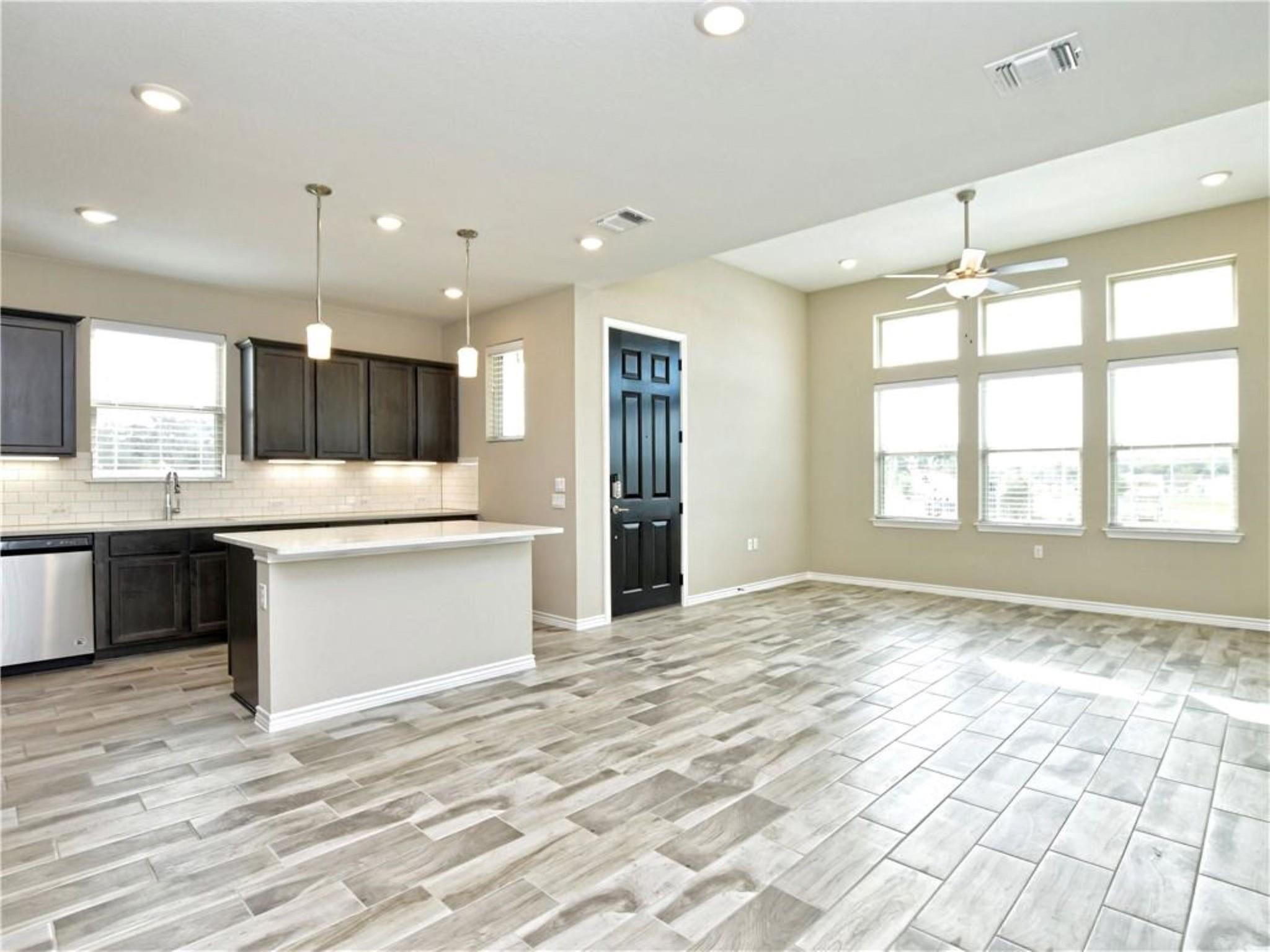 109 Harborside Dr #101 Property Photo 14