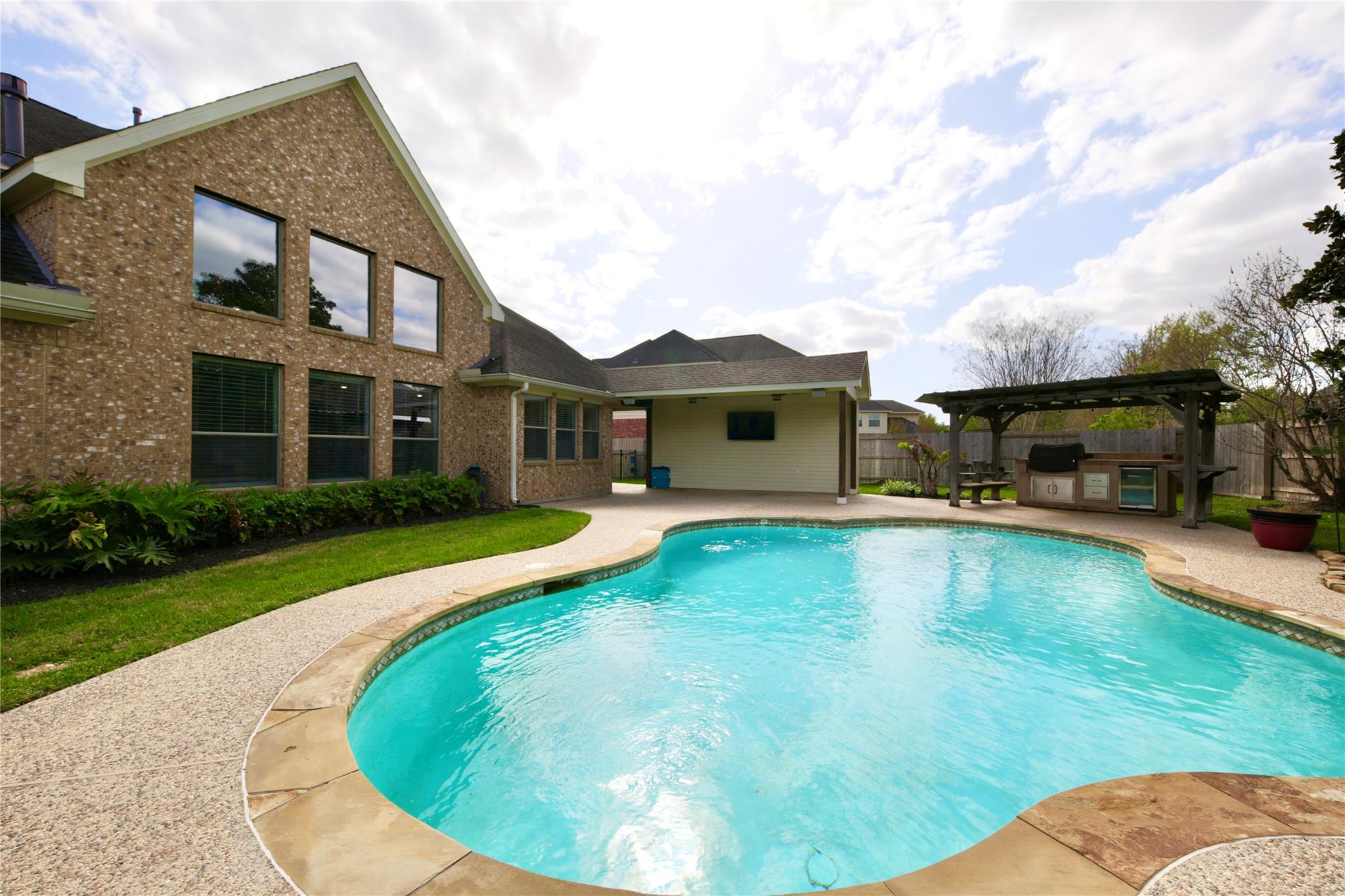 28502 Woodlark Dr Property Photo
