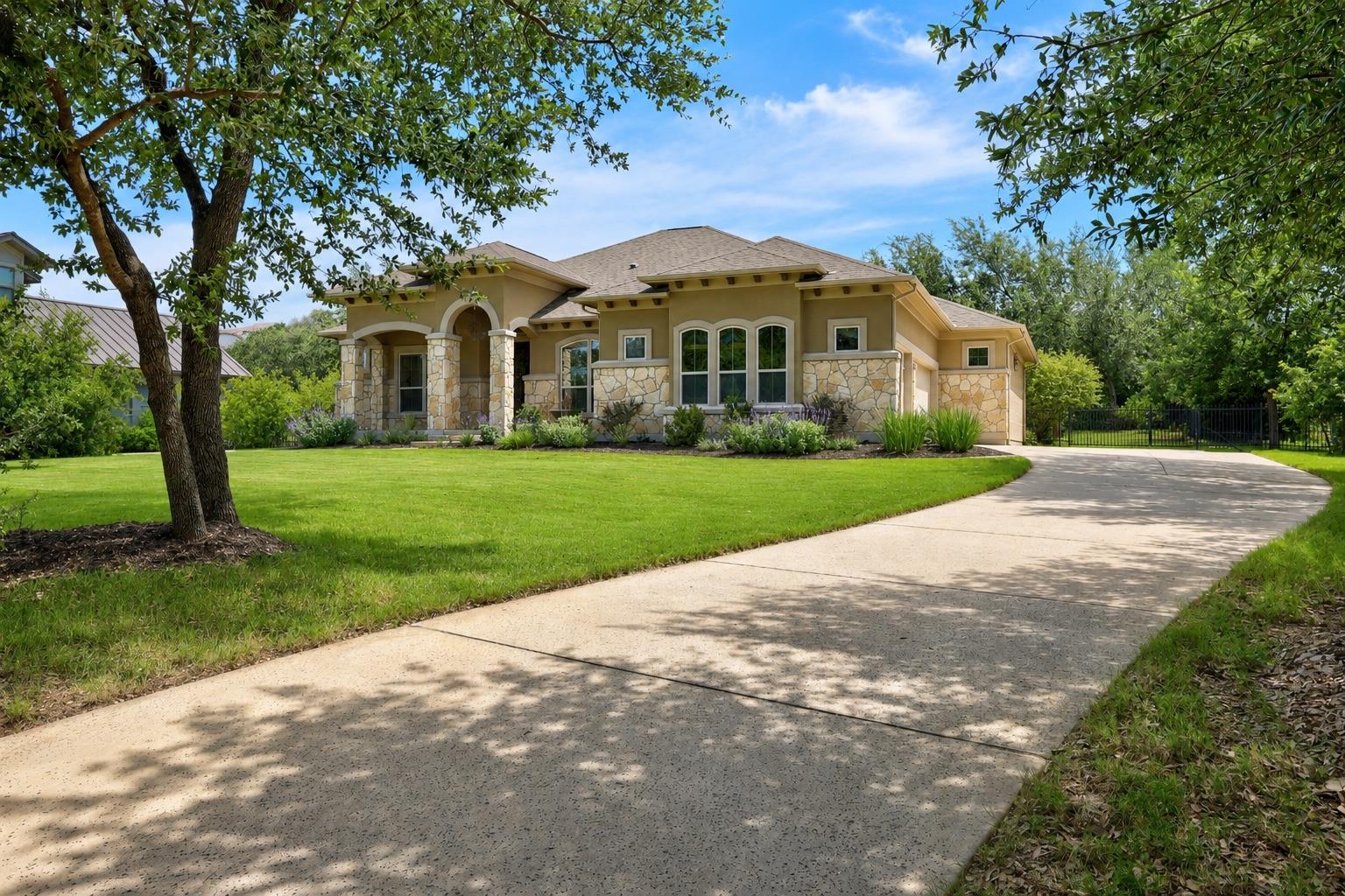 17001 Northlake Hills Dr Property Photo 1