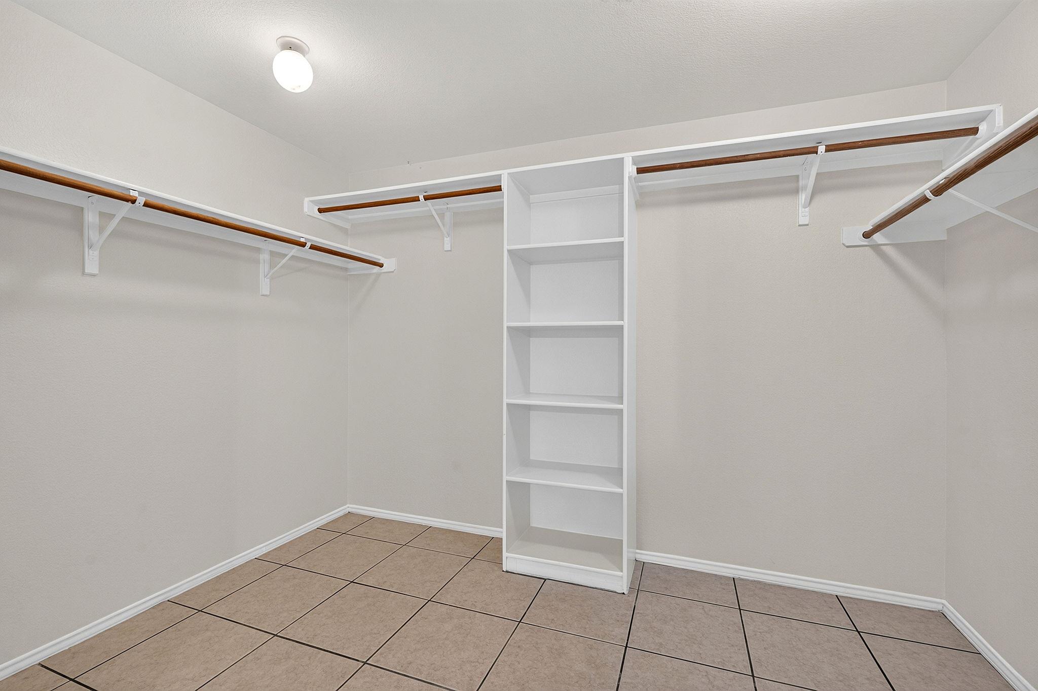 6901 Bancroft Woods Dr Property Photo 18
