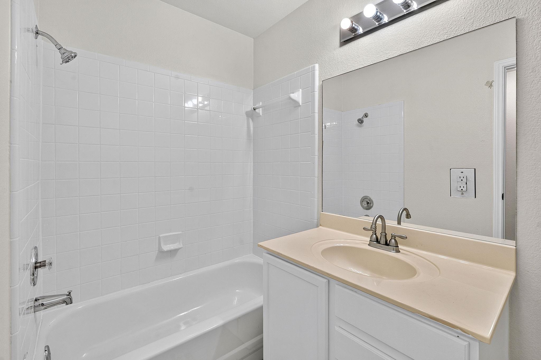 6901 Bancroft Woods Dr Property Photo 26