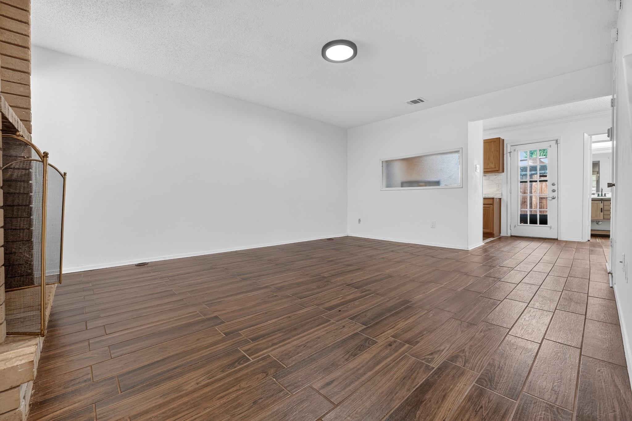 8400 Jamestown Dr #512 Property Photo 2
