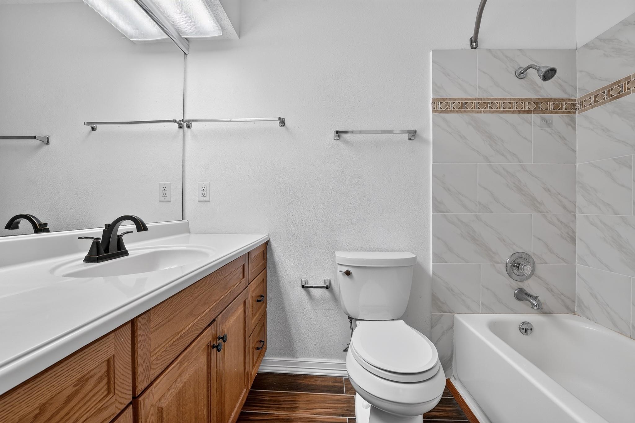 8400 Jamestown Dr #512 Property Photo 11