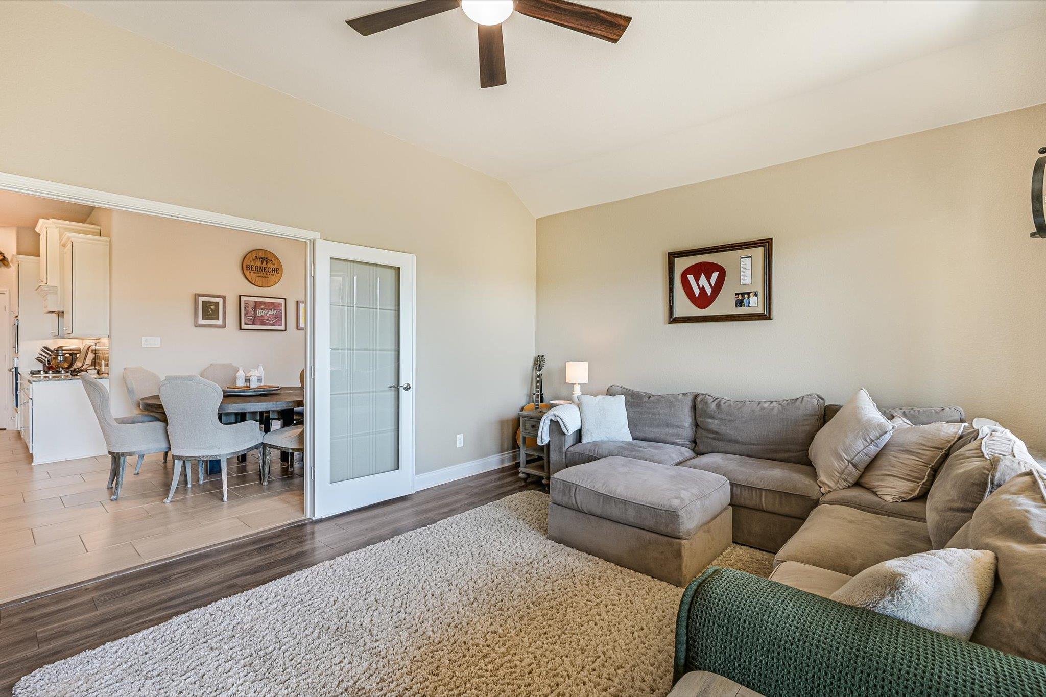 6005 Hewetson Dr Property Photo 10