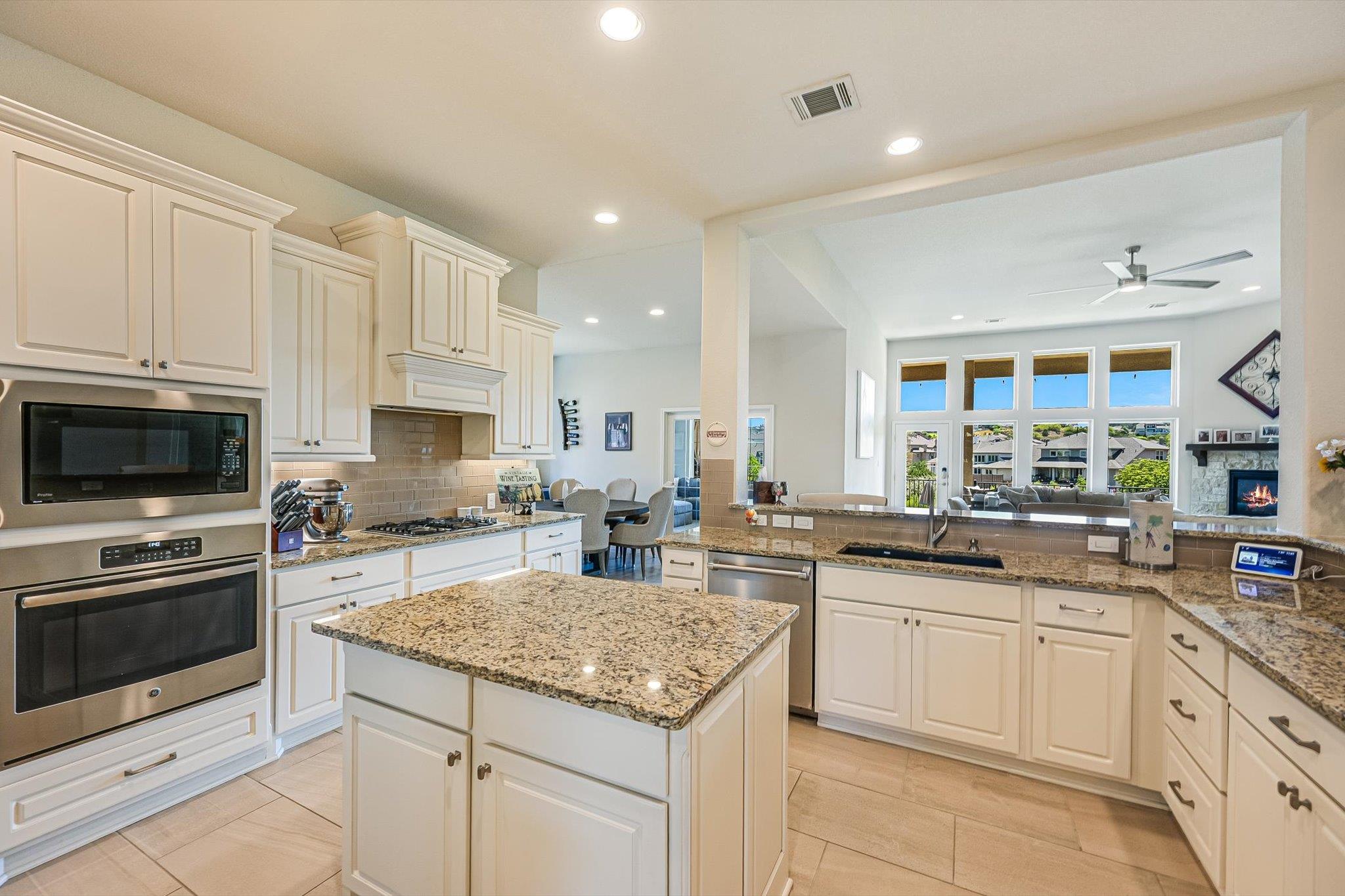 6005 Hewetson Dr Property Photo 14