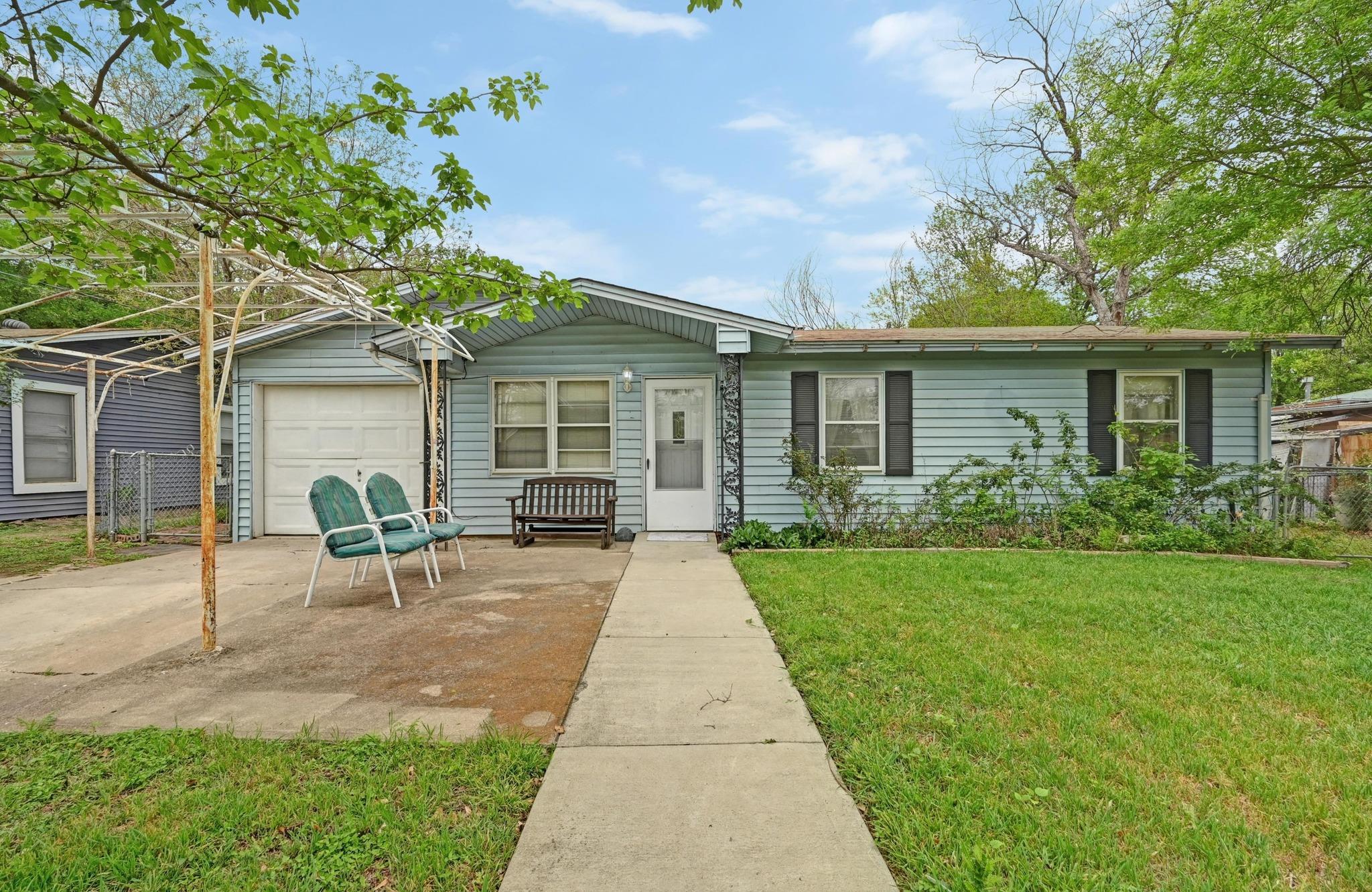 6010 Club Ter Property Photo 1