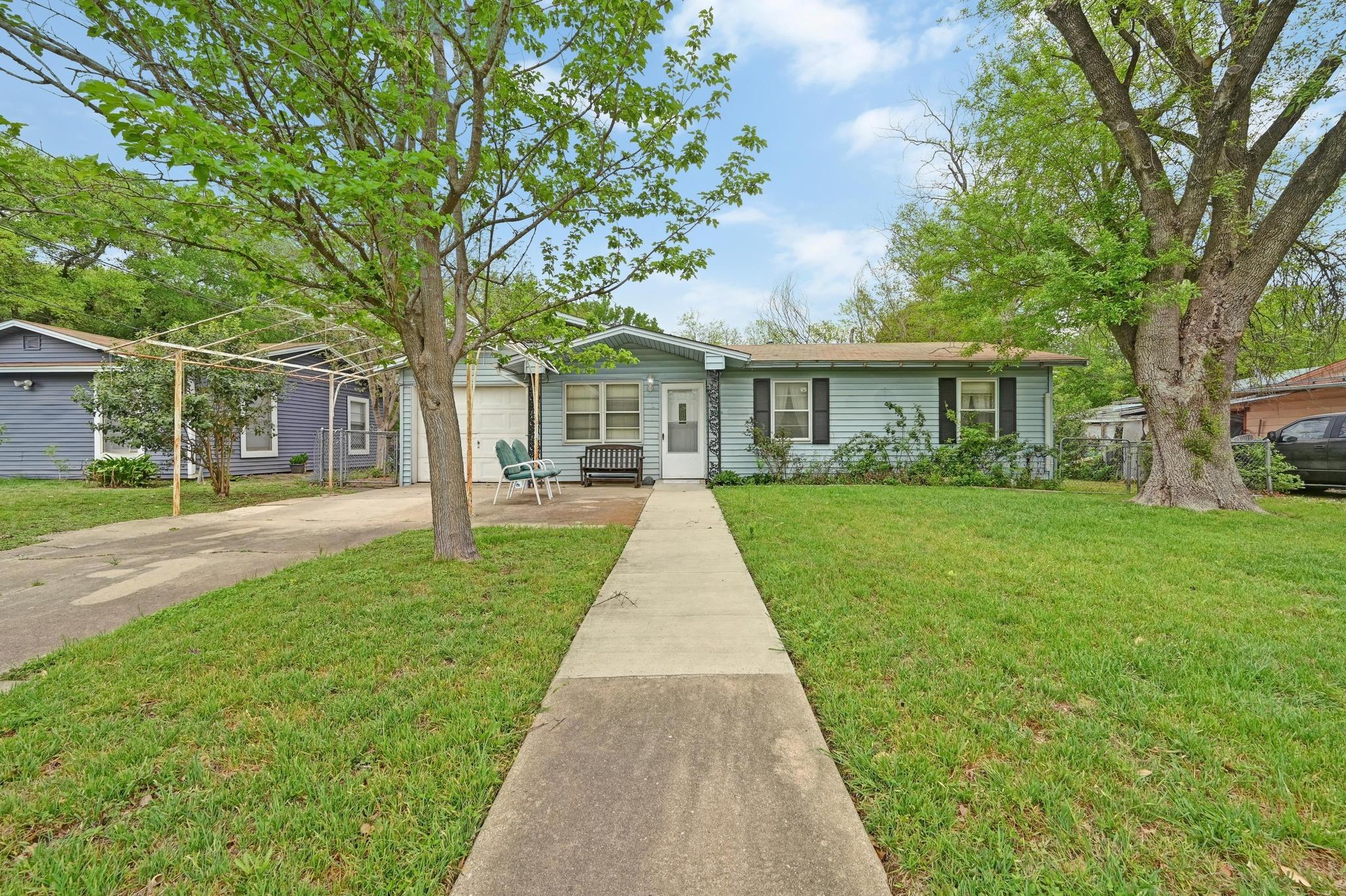 6010 Club Ter Property Photo 2