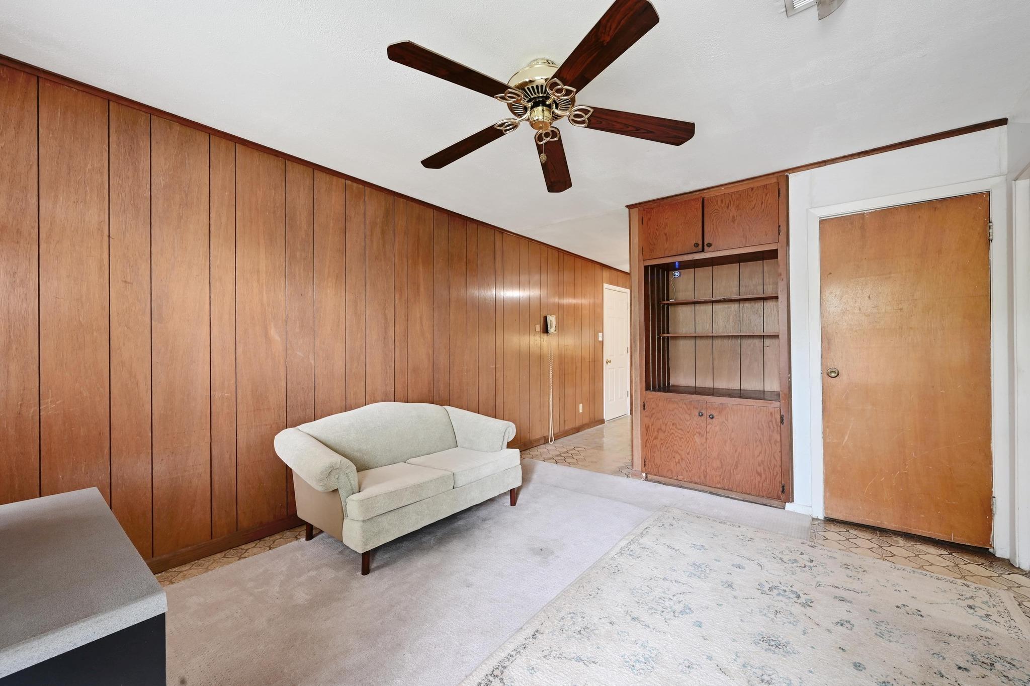 6010 Club Ter Property Photo 5