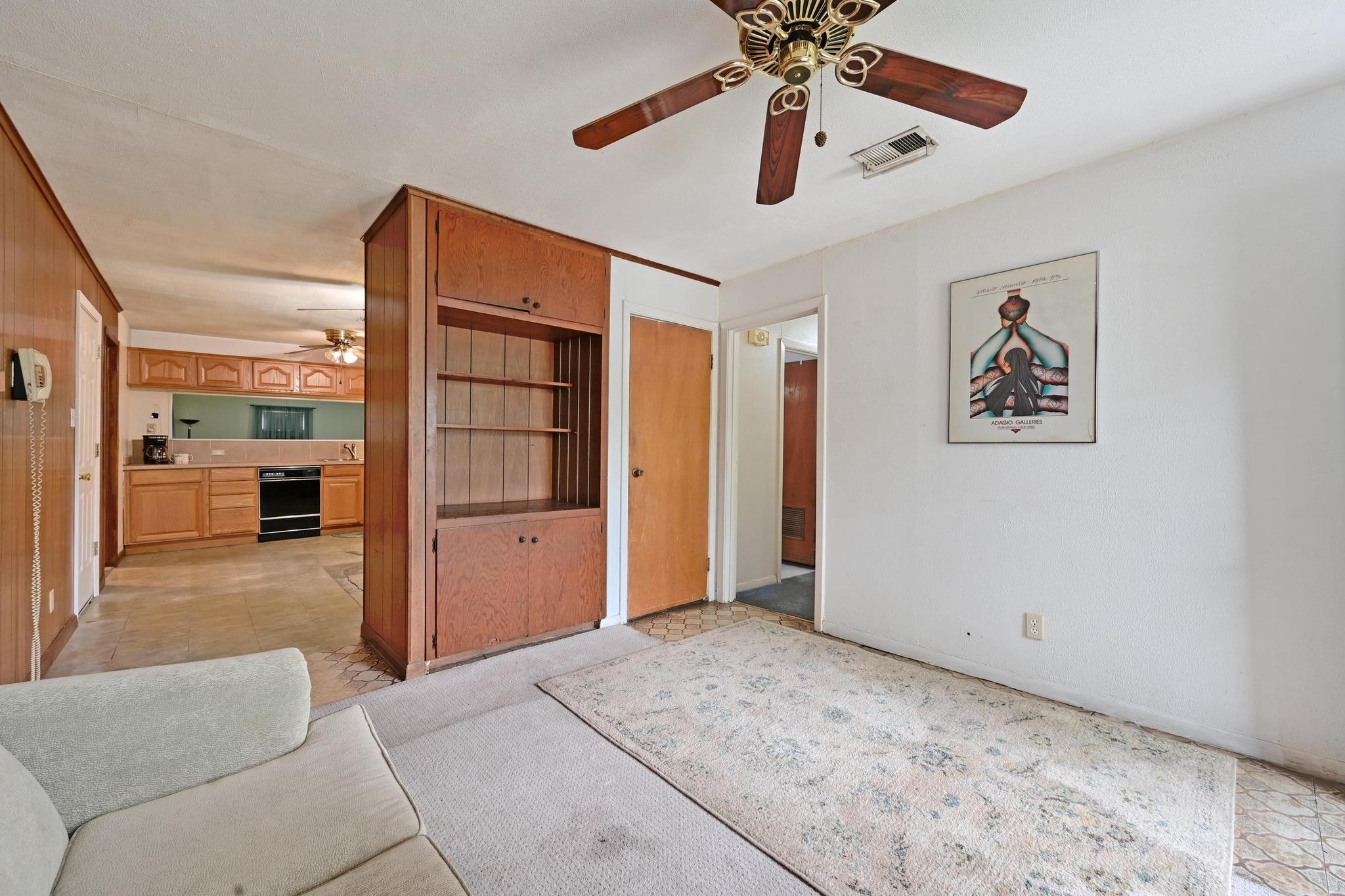 6010 Club Ter Property Photo 7