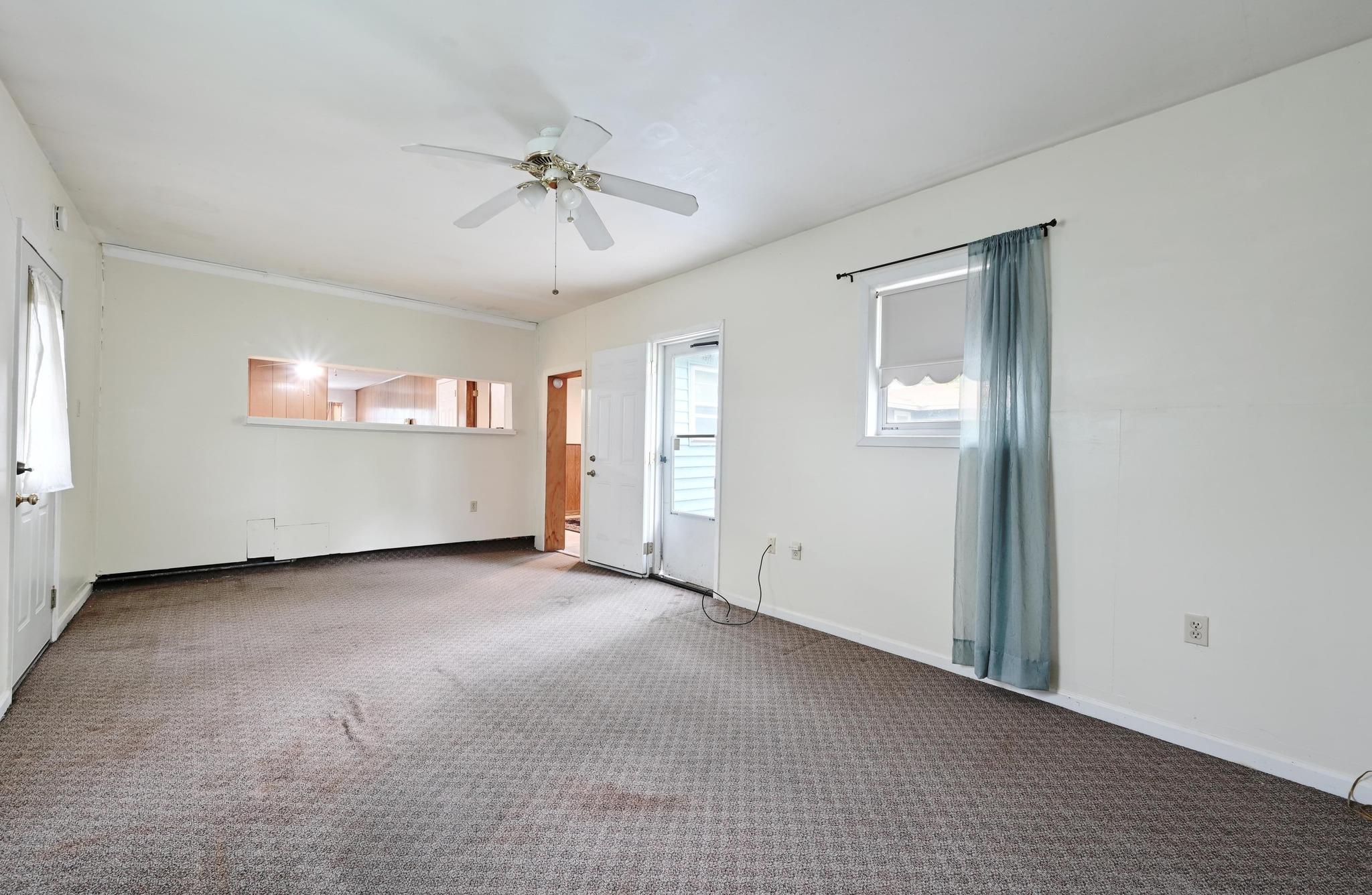 6010 Club Ter Property Photo 13
