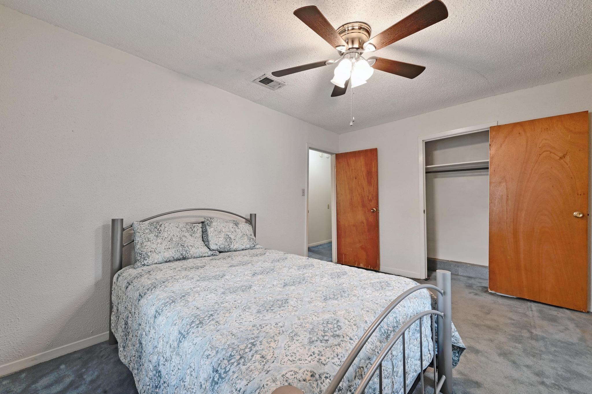 6010 Club Ter Property Photo 15