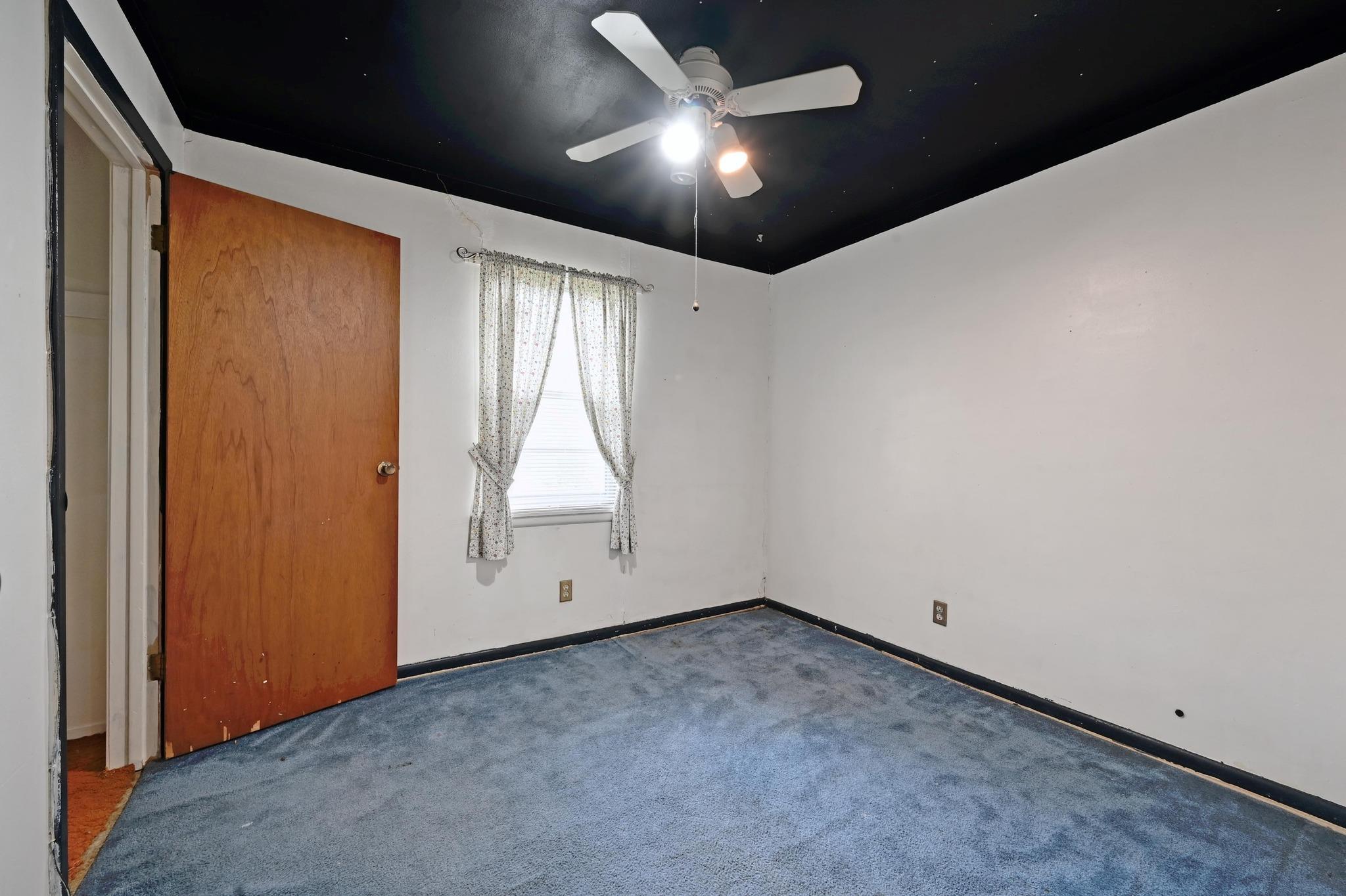 6010 Club Ter Property Photo 17