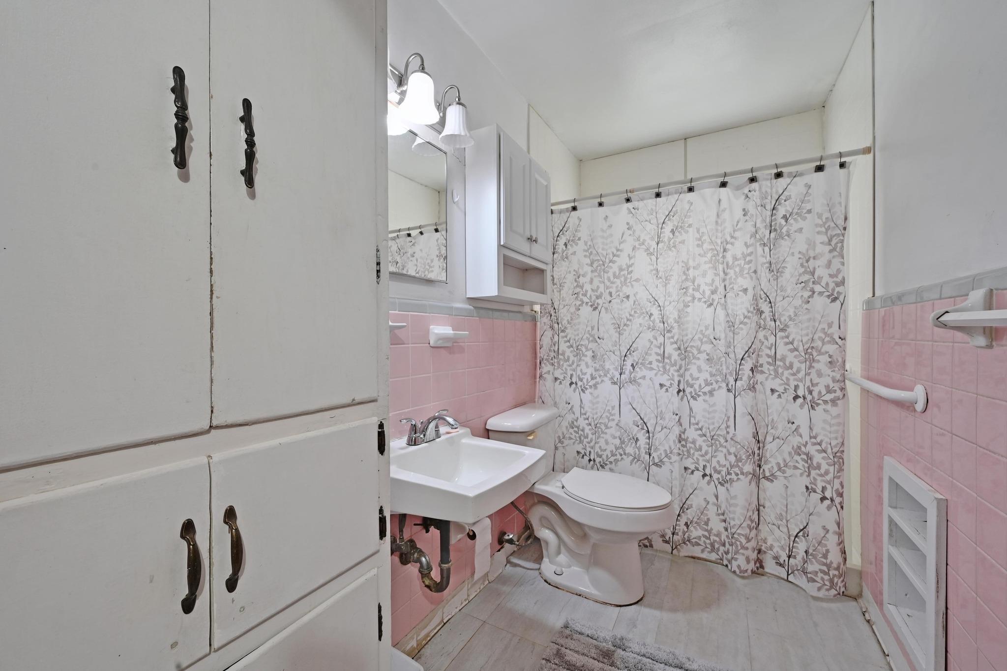 6010 Club Ter Property Photo 18