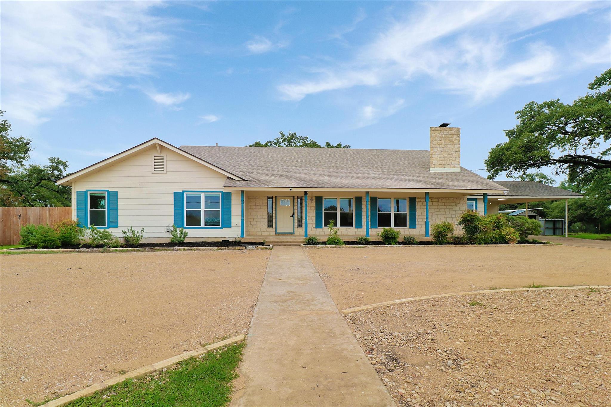 1701 E New Hope Dr Property Photo