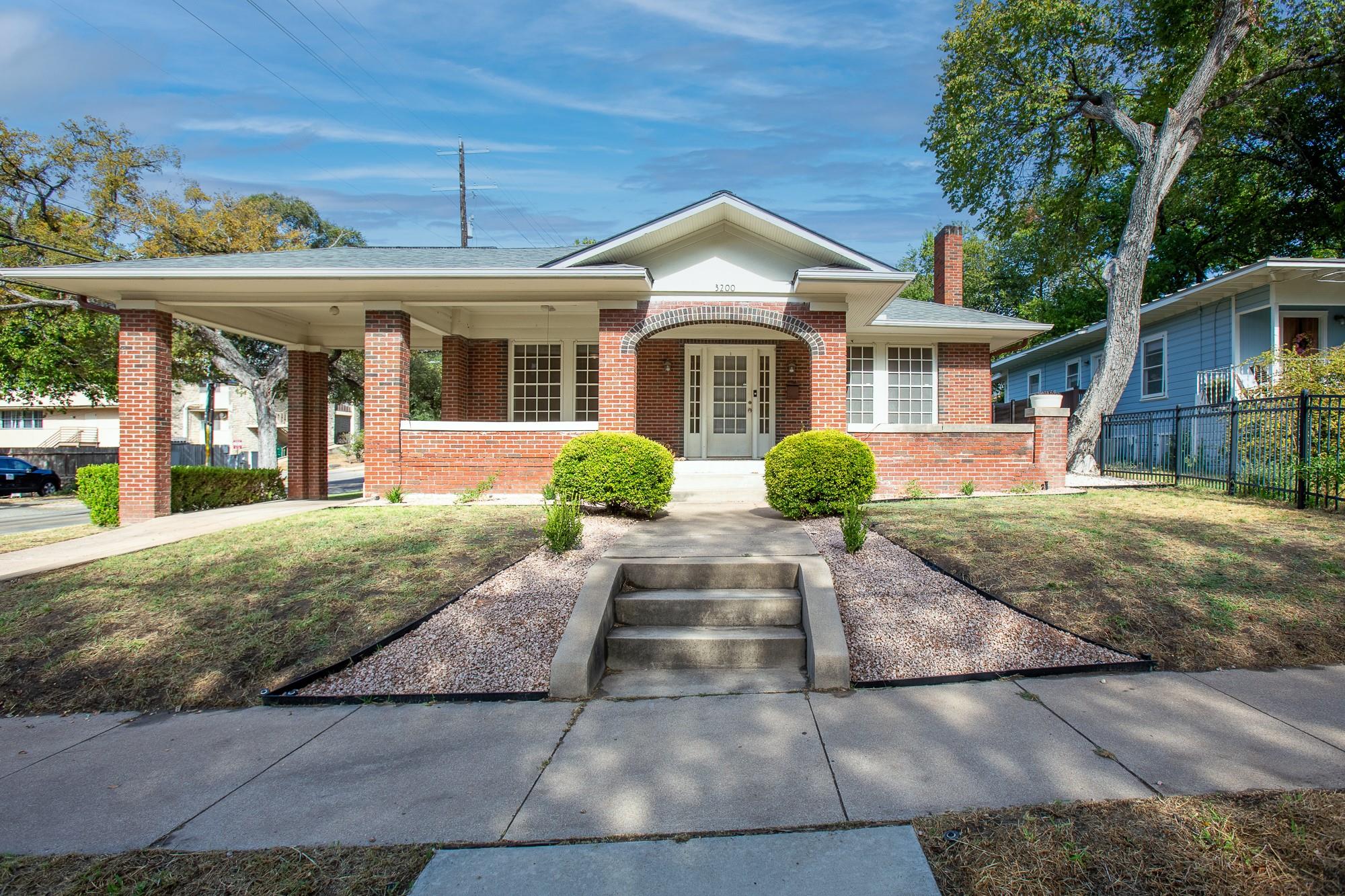 3200 Harris Park Ave Property Photo
