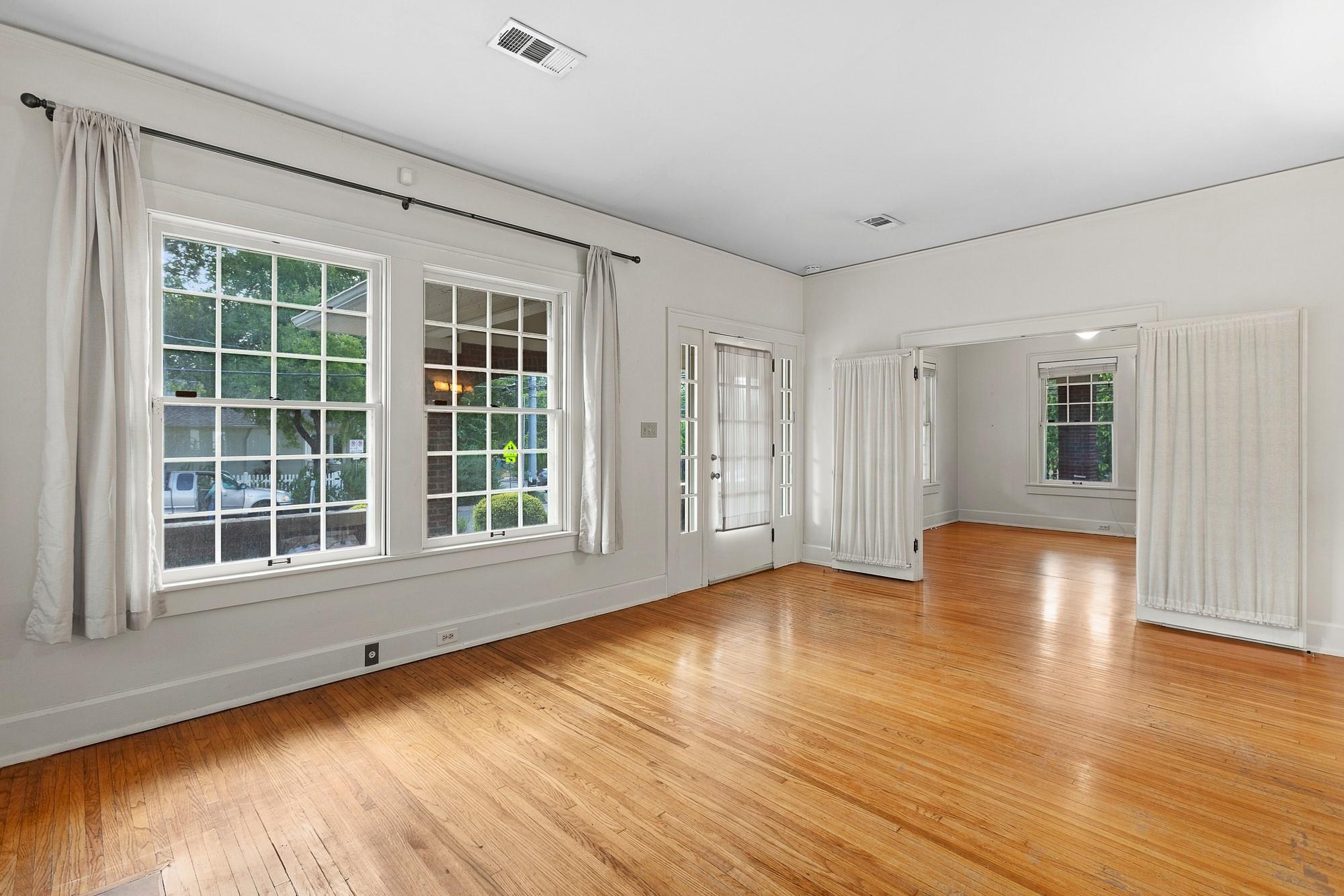 3200 Harris Park Ave Property Photo 16