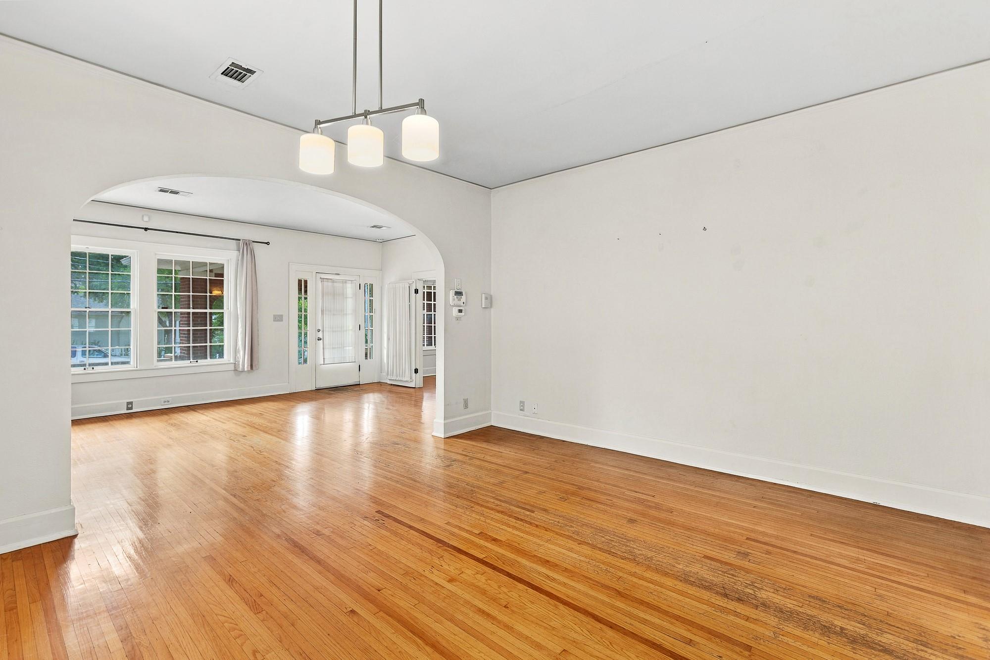 3200 Harris Park Ave Property Photo 18
