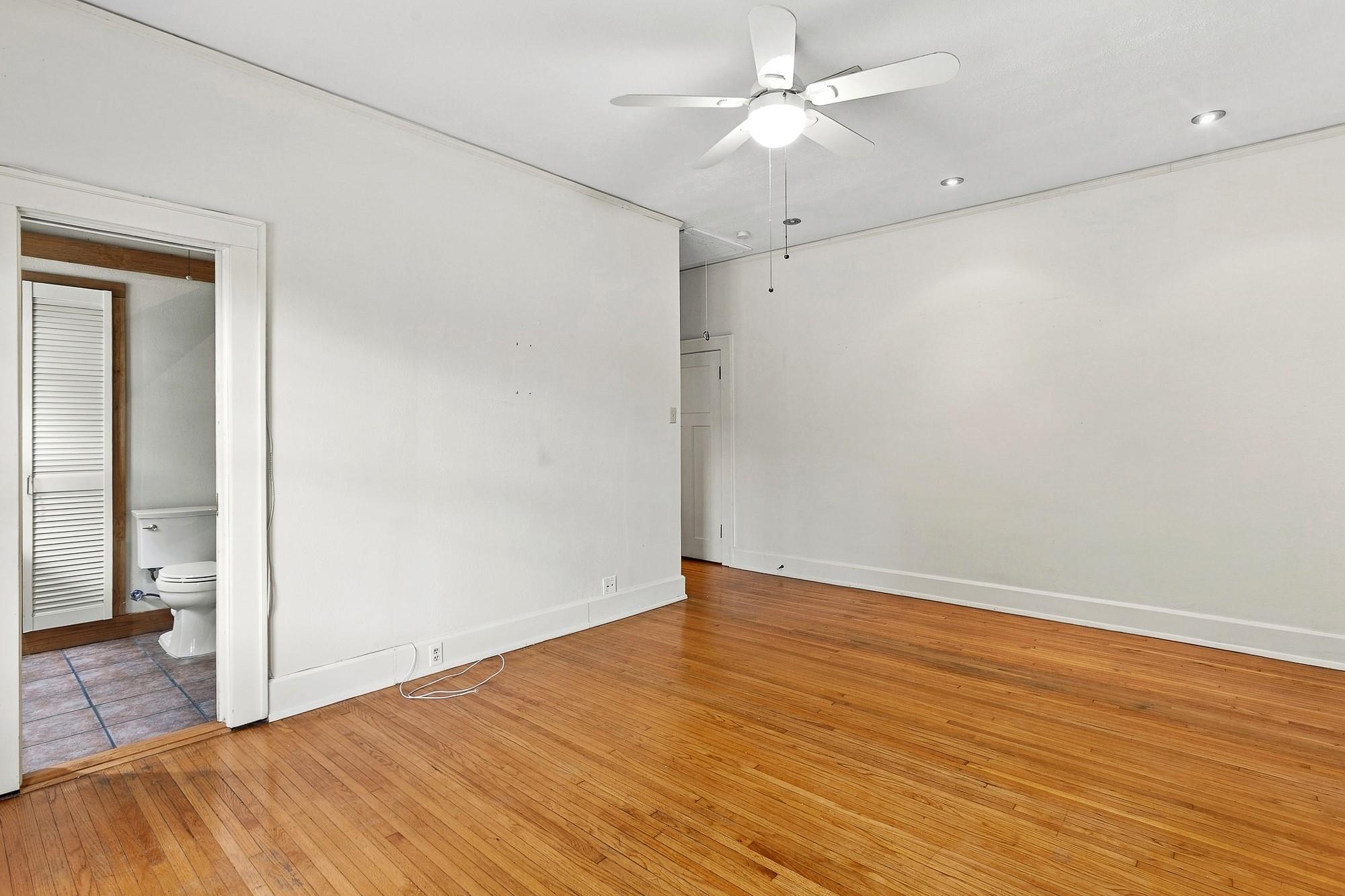 3200 Harris Park Ave Property Photo 26