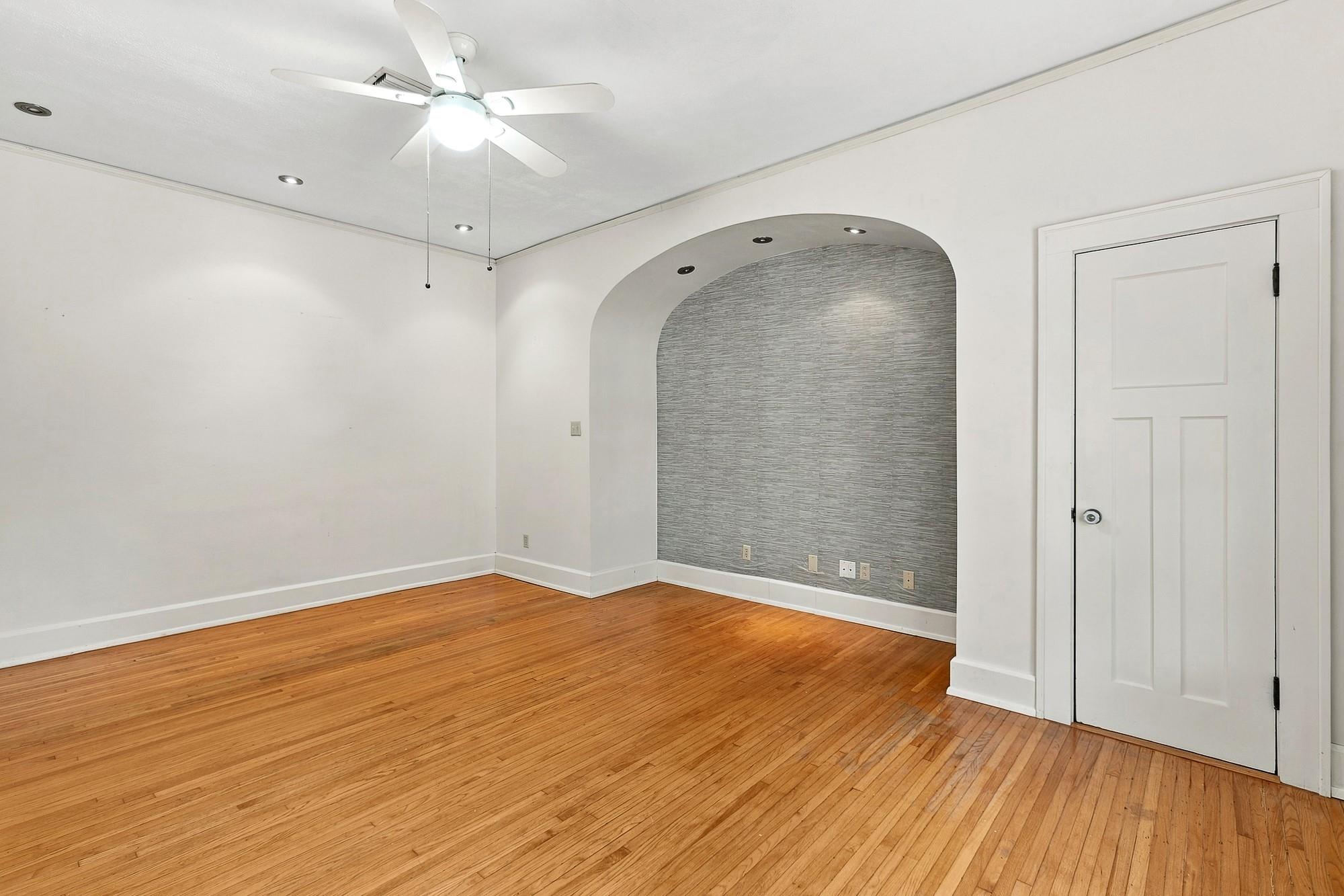 3200 Harris Park Ave Property Photo 27