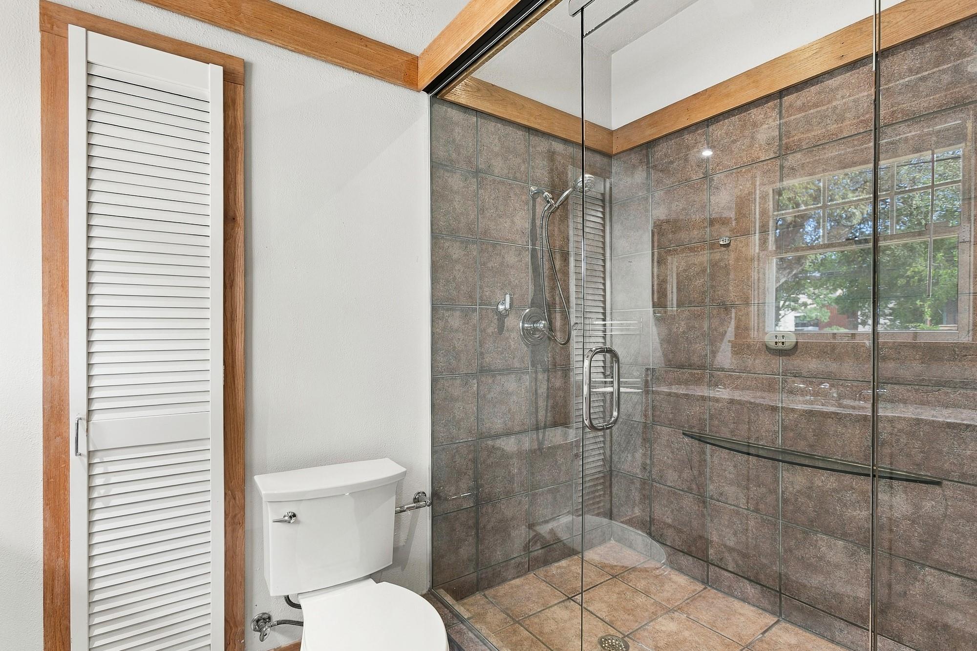 3200 Harris Park Ave Property Photo 29