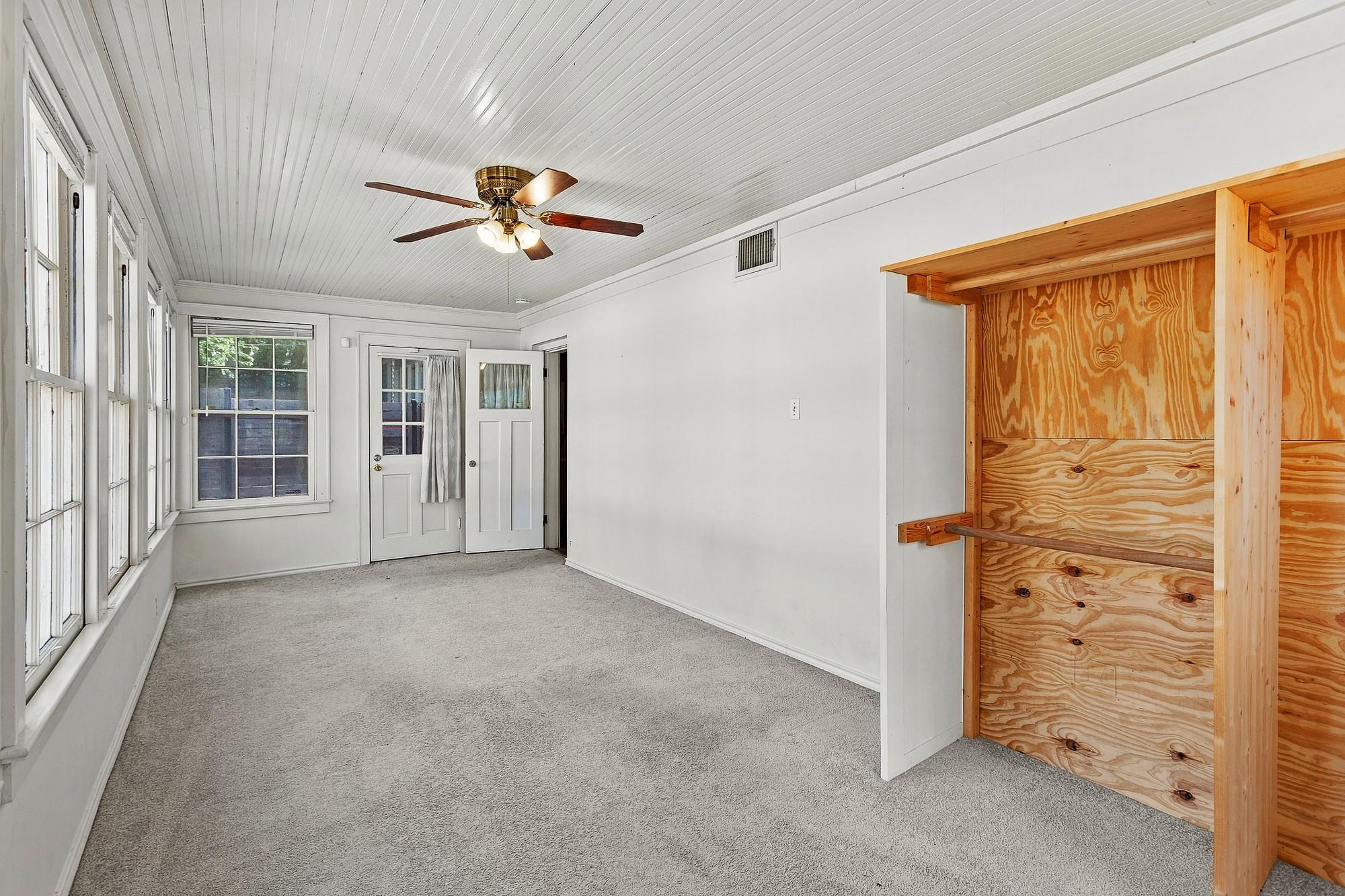 3200 Harris Park Ave Property Photo 31