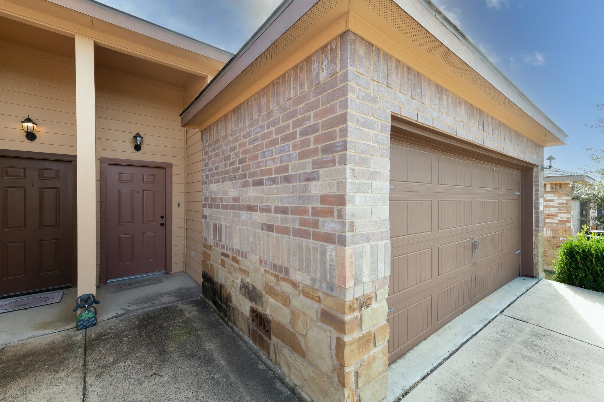 455 Jack Rabbit Ln #b Property Photo 2