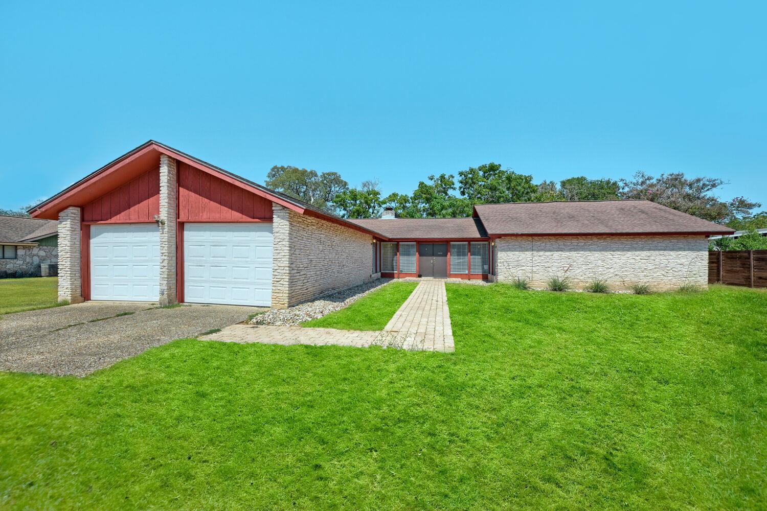 7006 Greenock St Property Photo 1