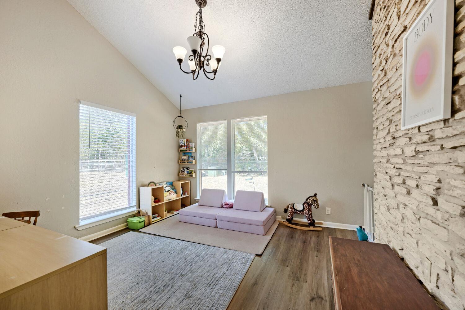 7006 Greenock St Property Photo 8