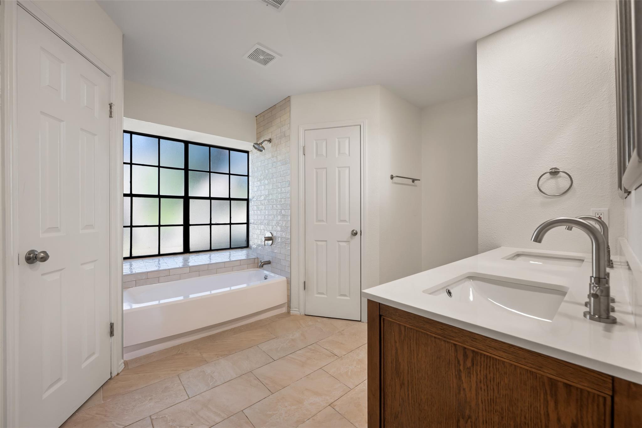 11464 Bristle Oak Trl Property Photo 20