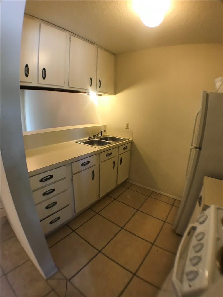 630 Maiden Ln B Property Photo 2