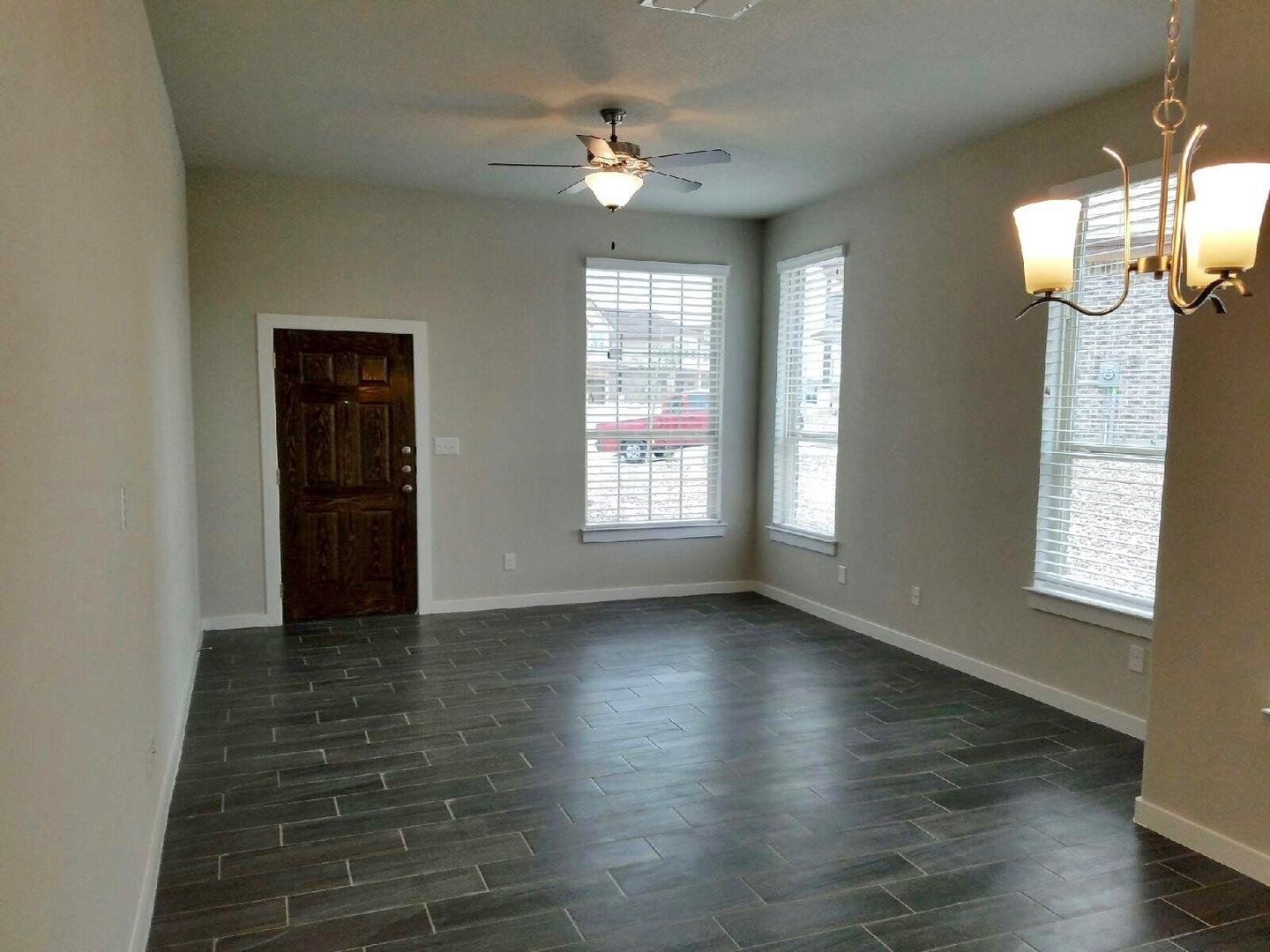 166 Lakeview Ct Property Photo 2