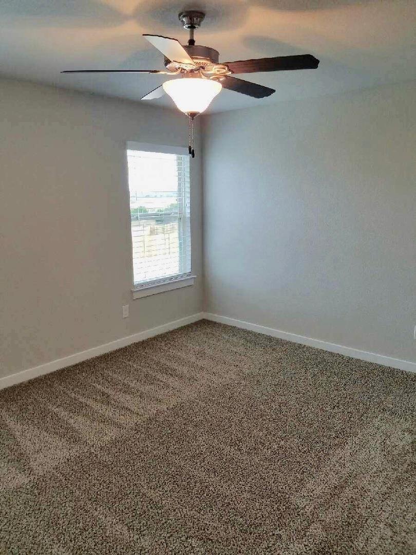 166 Lakeview Ct Property Photo 8
