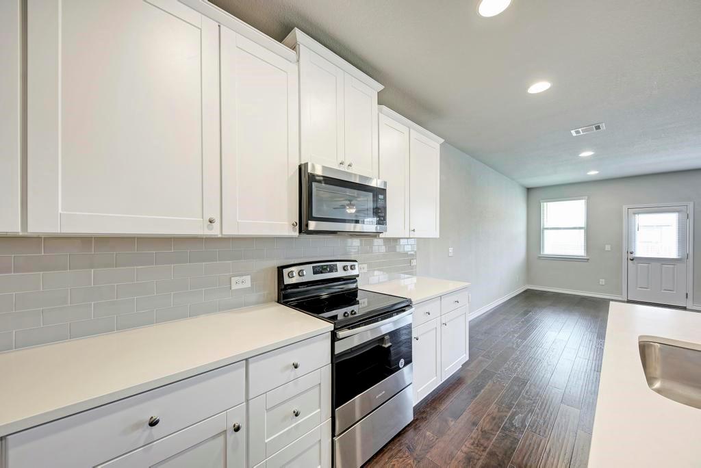 209 Magna Ln Property Photo 6