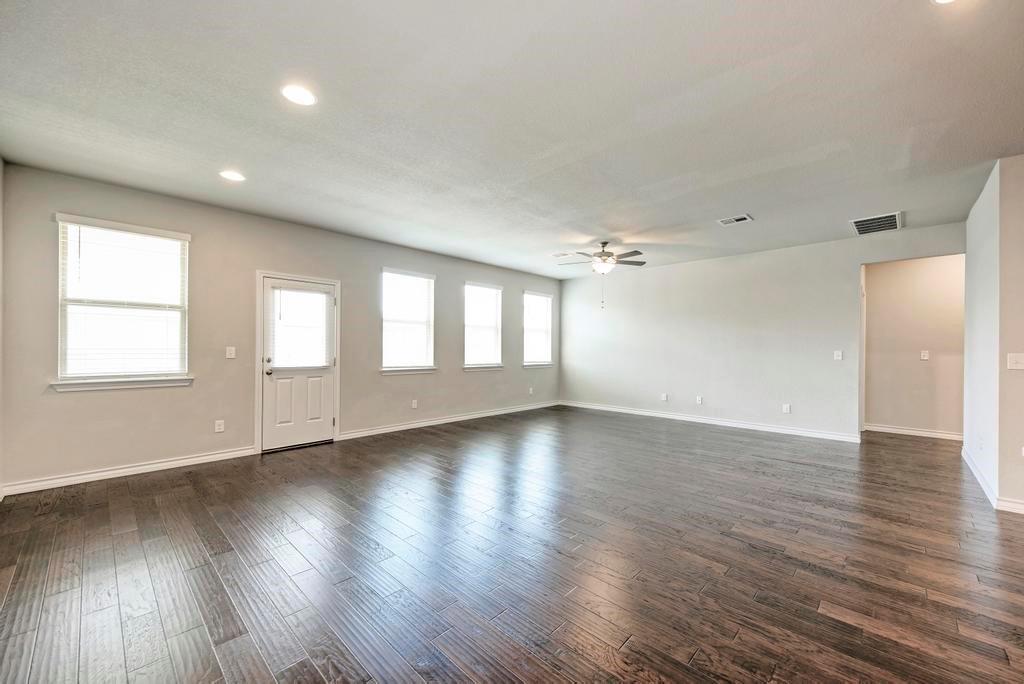 209 Magna Ln Property Photo 9