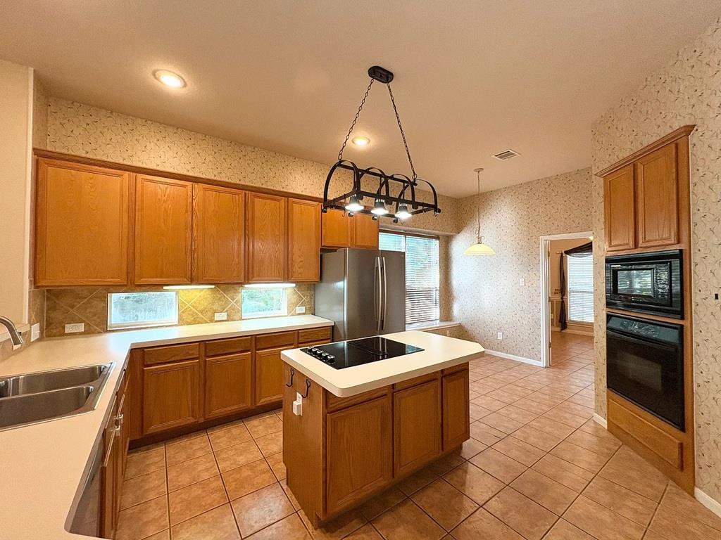 1837 Maize Bend Dr Property Photo 3