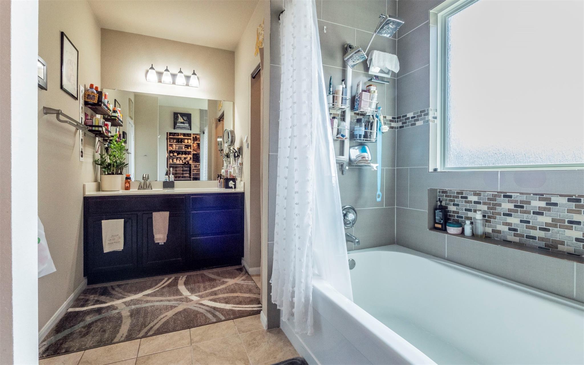 1714 Deodara Dr Property Photo 18