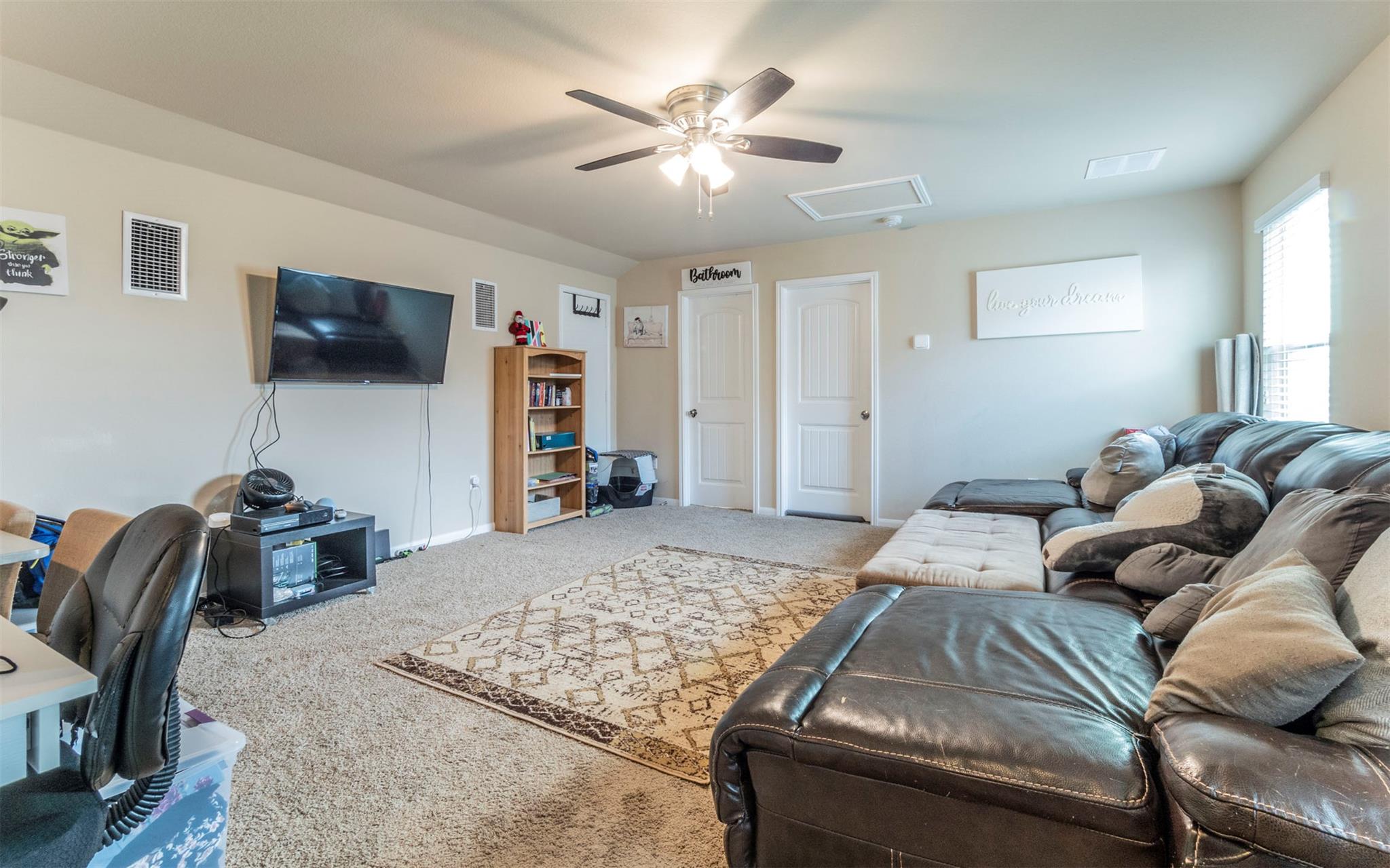 1714 Deodara Dr Property Photo 20