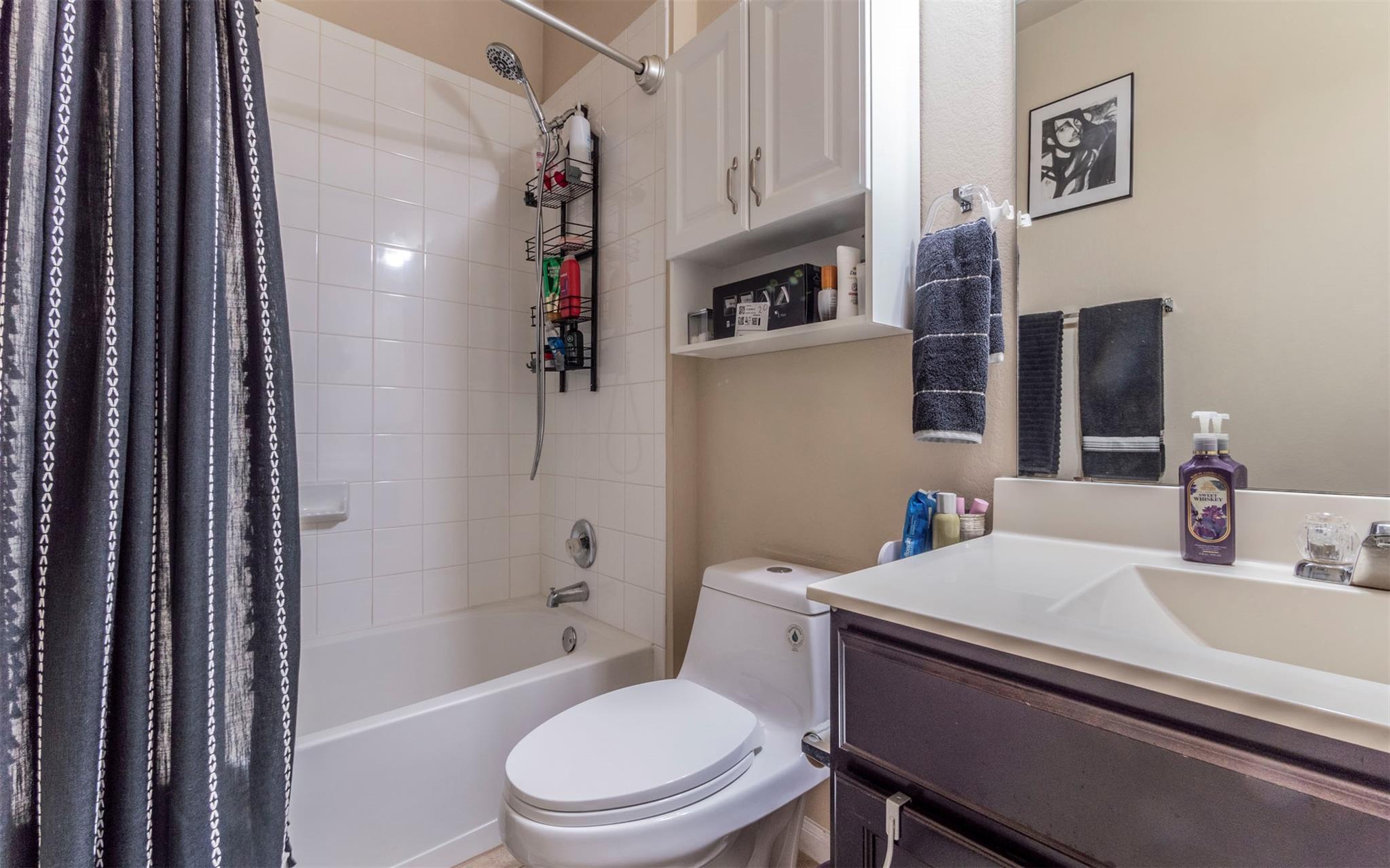 1714 Deodara Dr Property Photo 24