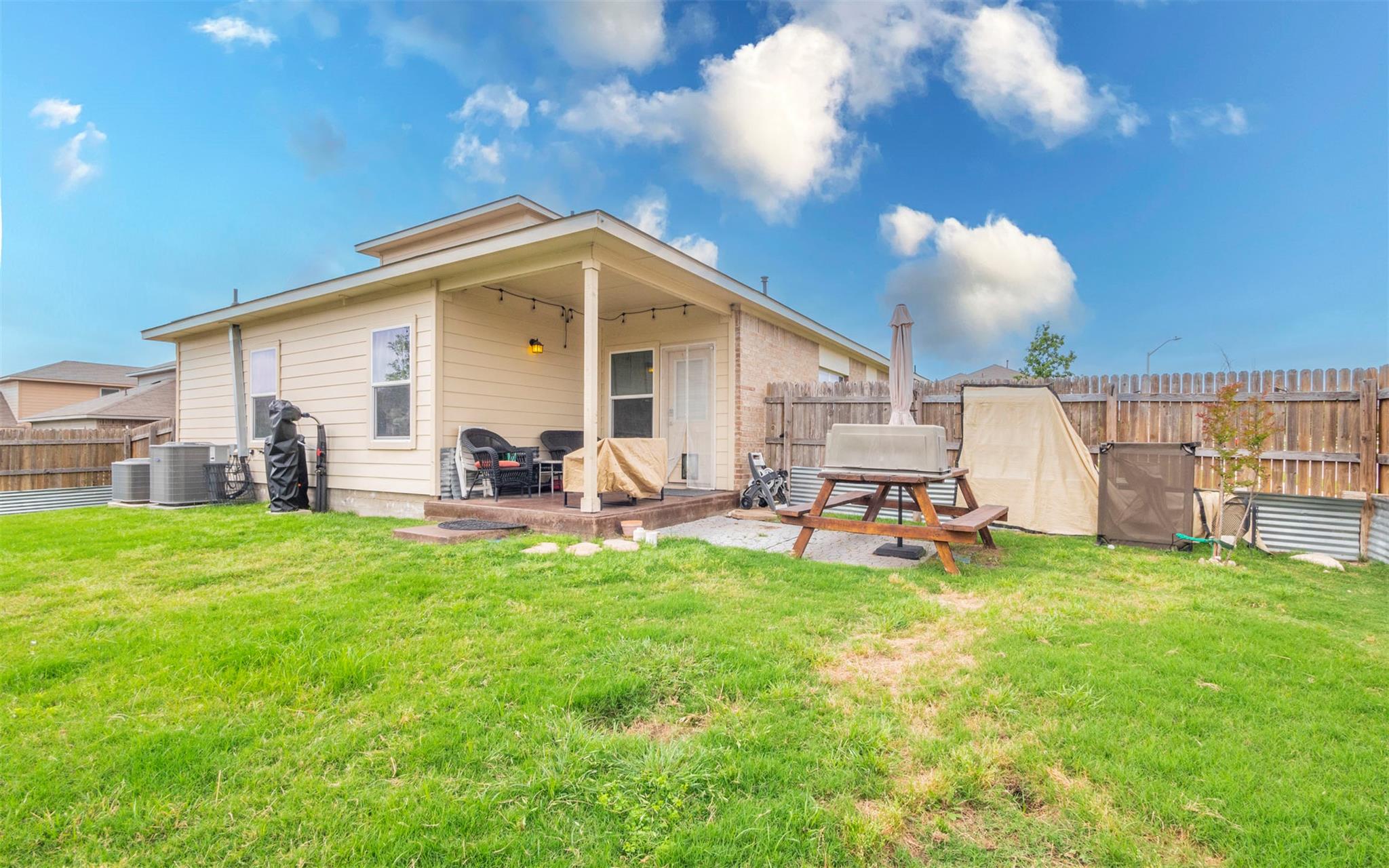 1714 Deodara Dr Property Photo 32